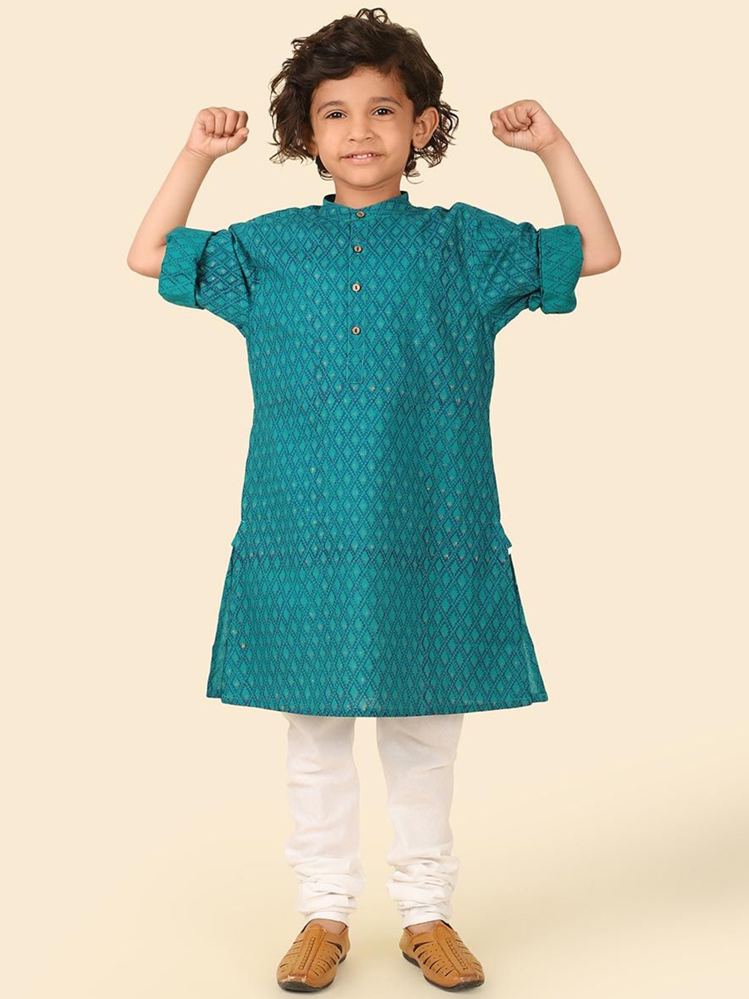 

Fabindia Boys Ethnic Motifs Printed Mandarin Collar Roll Up Sleeves Cotton Straight Kurta, Blue