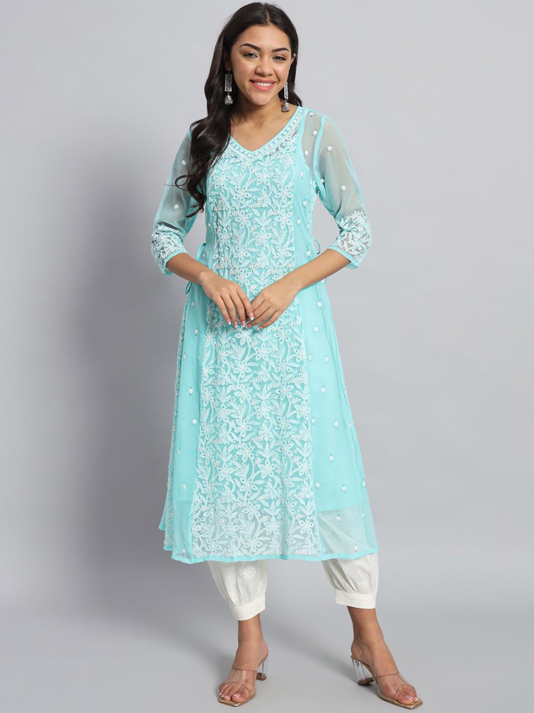 

akheri Women Embroidered Chikankari Georgette Kurta, Blue