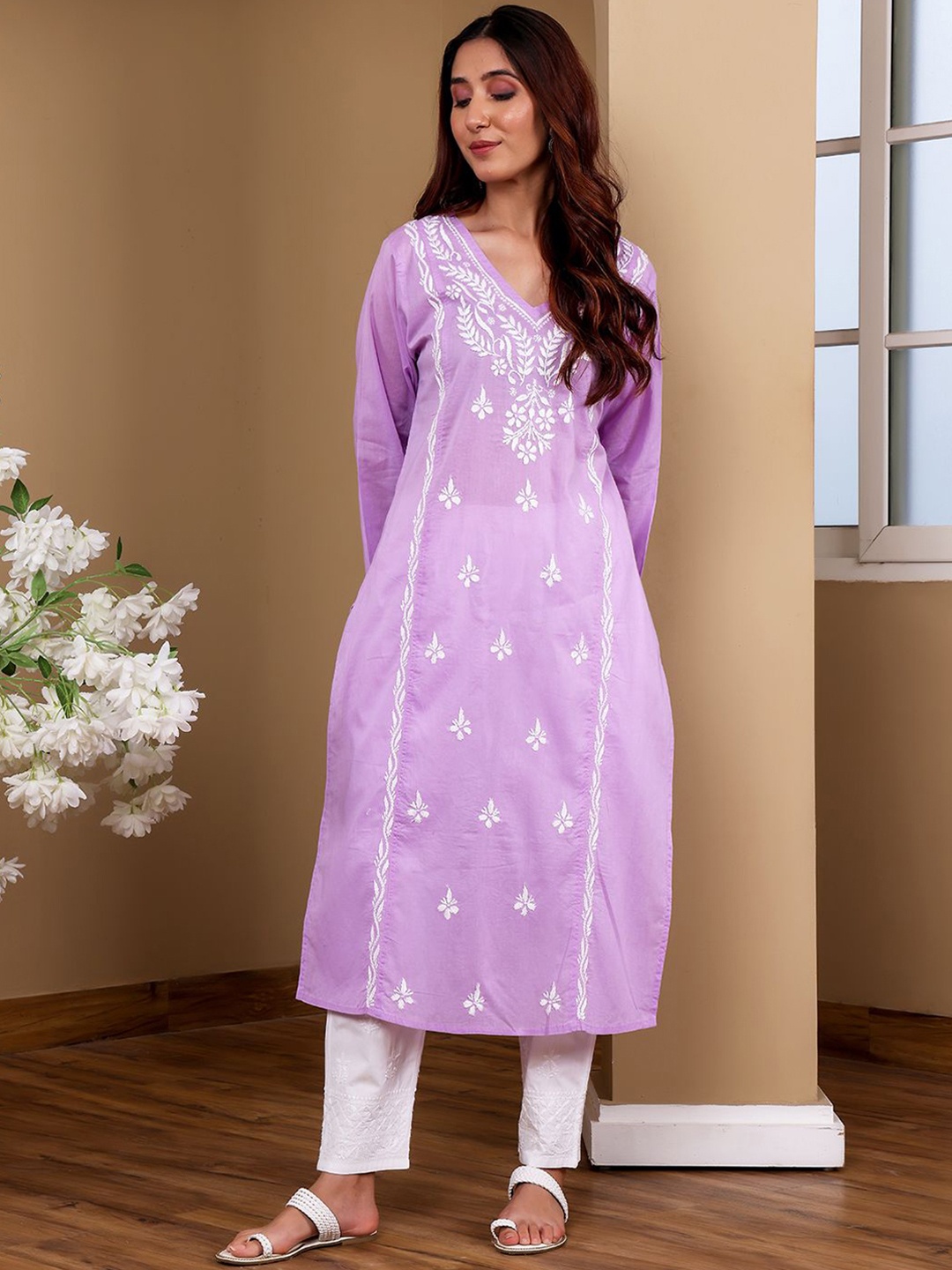 

Chowkhat Floral Embroidered Chikankari V-Neck Pure Cotton Straight Kurta, Lavender