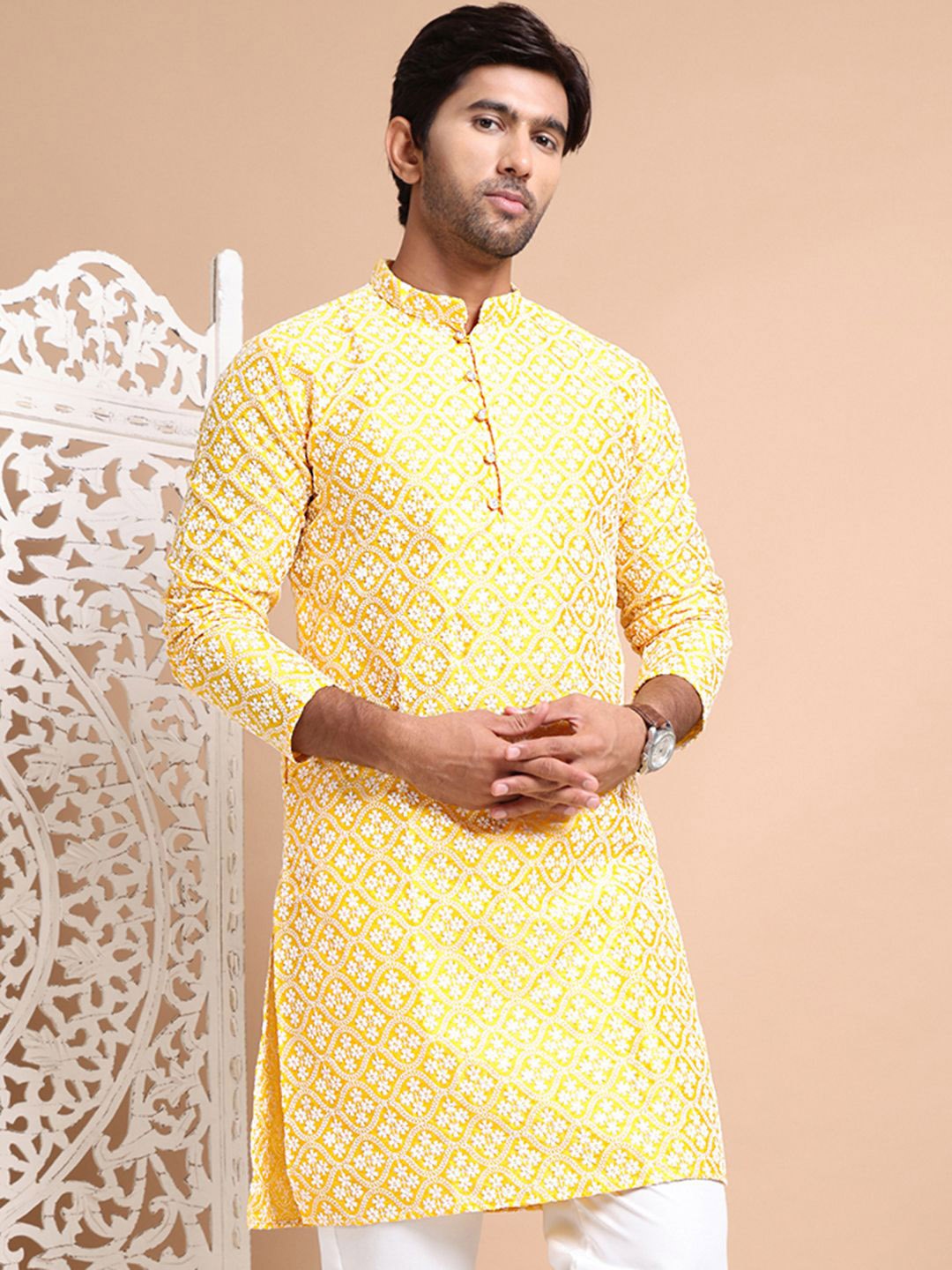 

Anouk Men Floral Embroidered Chikankari Kurta, Mustard