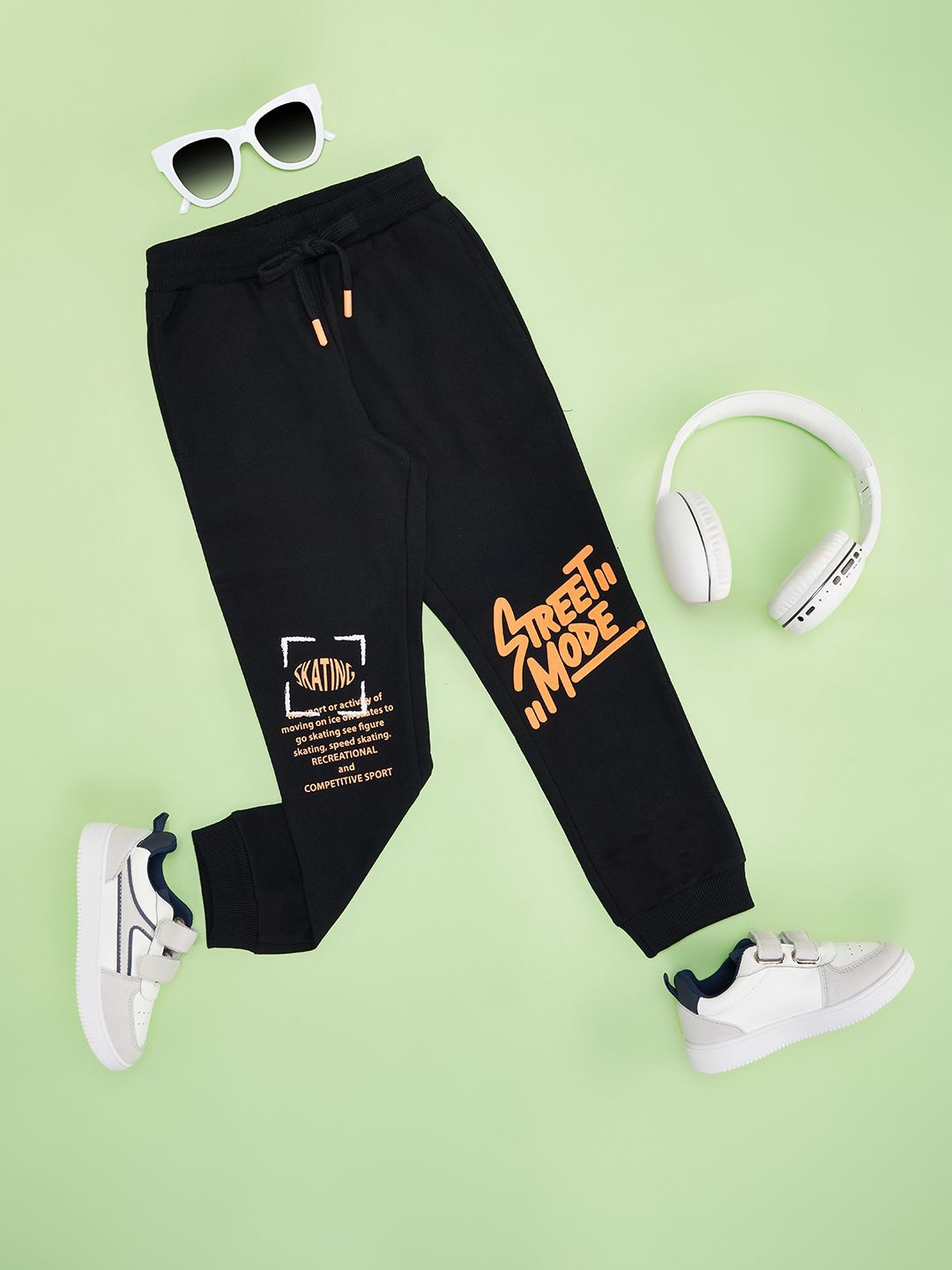 

Pantaloons Junior Boys Typography Pure Cotton Mid Rise Joggers, Black