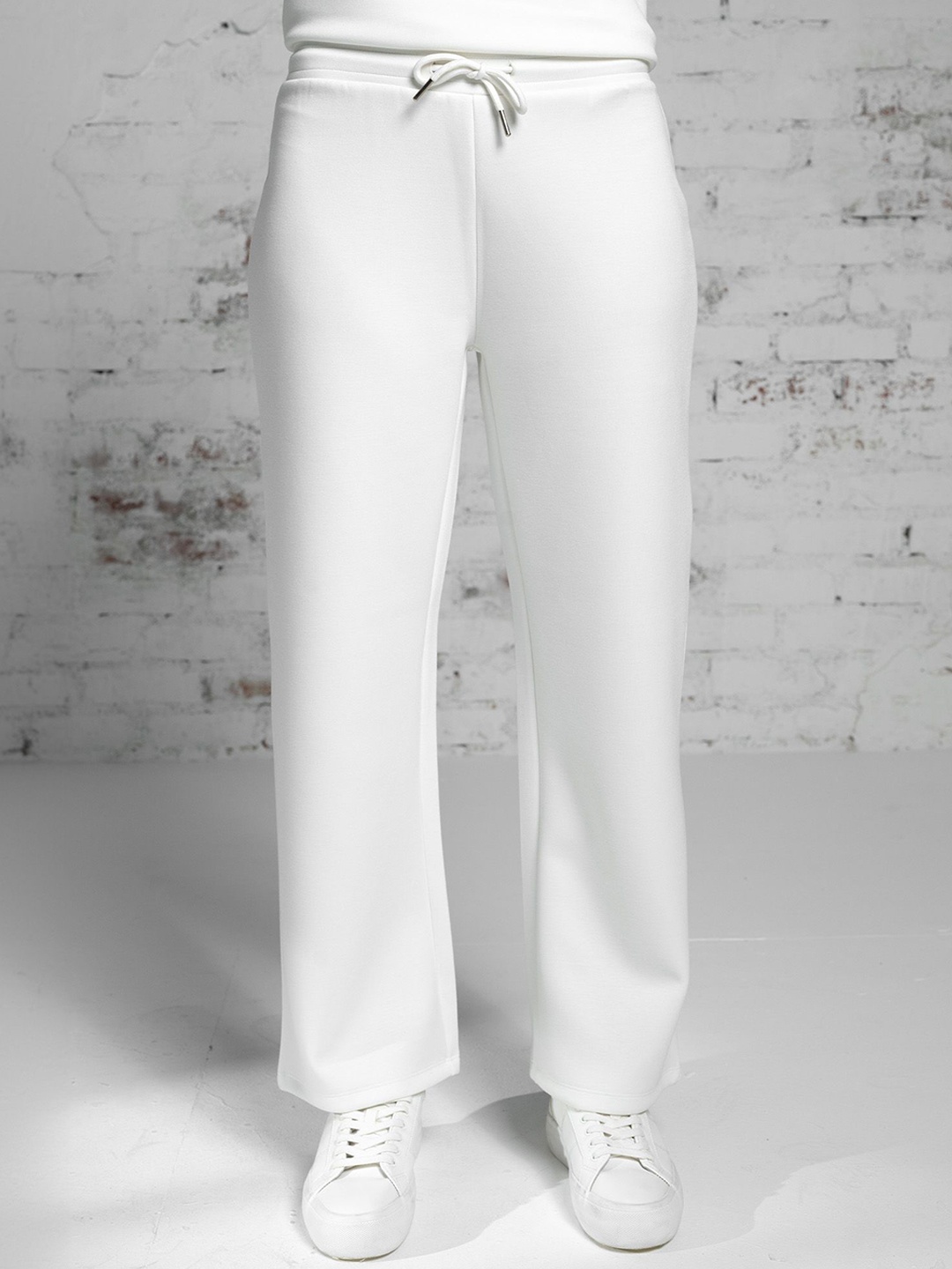 

EDRIO Women Wide Leg Relaxed Fit Trackpants, White