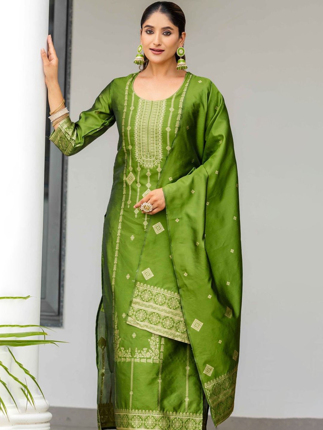 

Twika Women Regular Kurta with Trousers & With Dupatta, Green