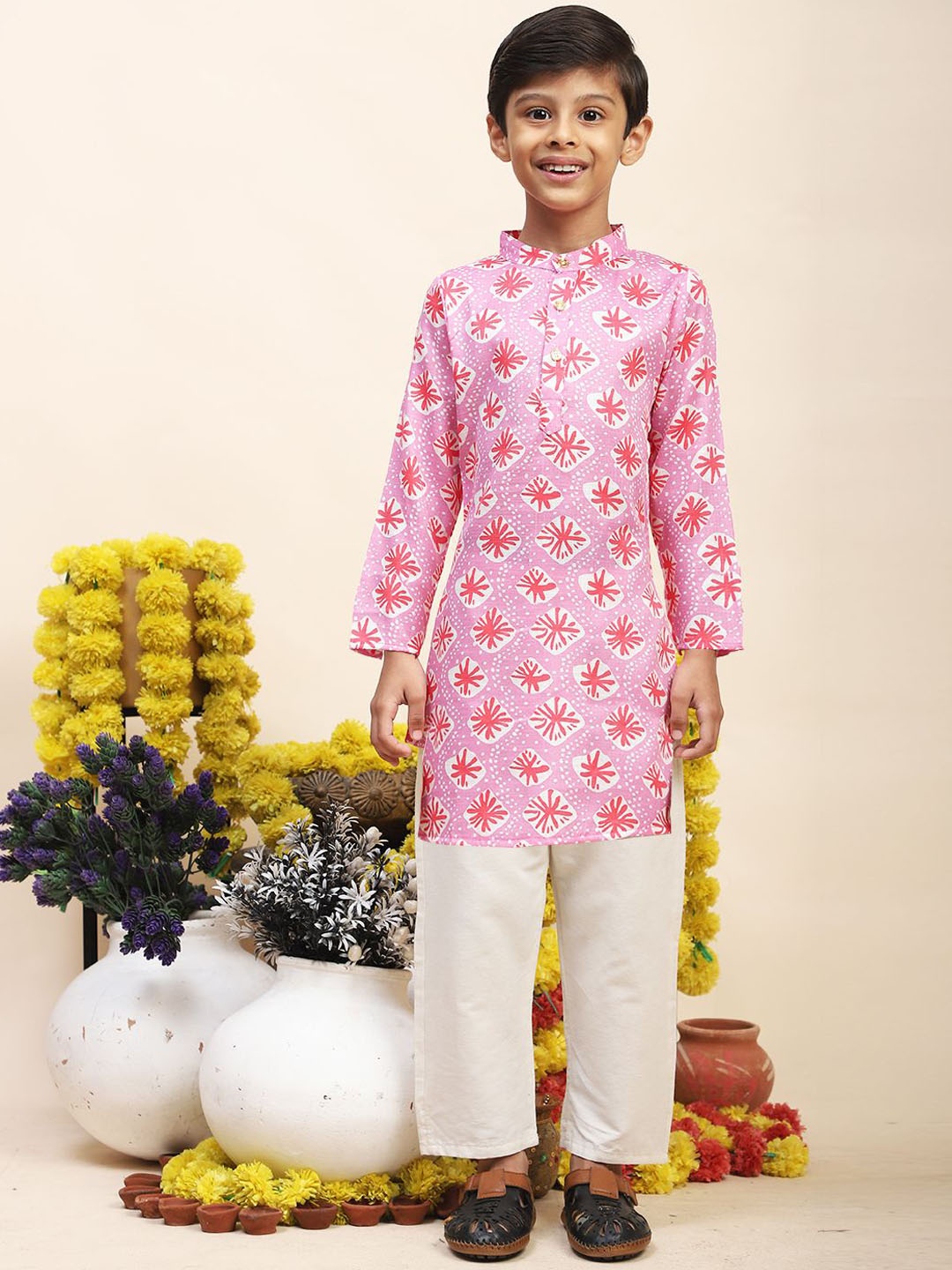 

Cutiekins Boys Geometric Printed Mandarin Collar Kurta With Trousers, Pink