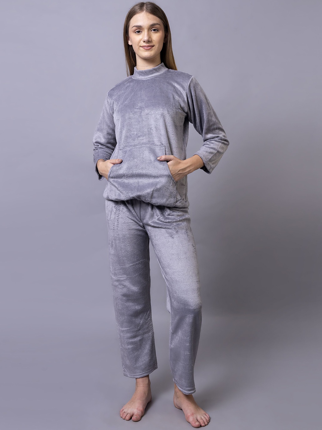 

AVYAY Women Solid Night suit, Grey