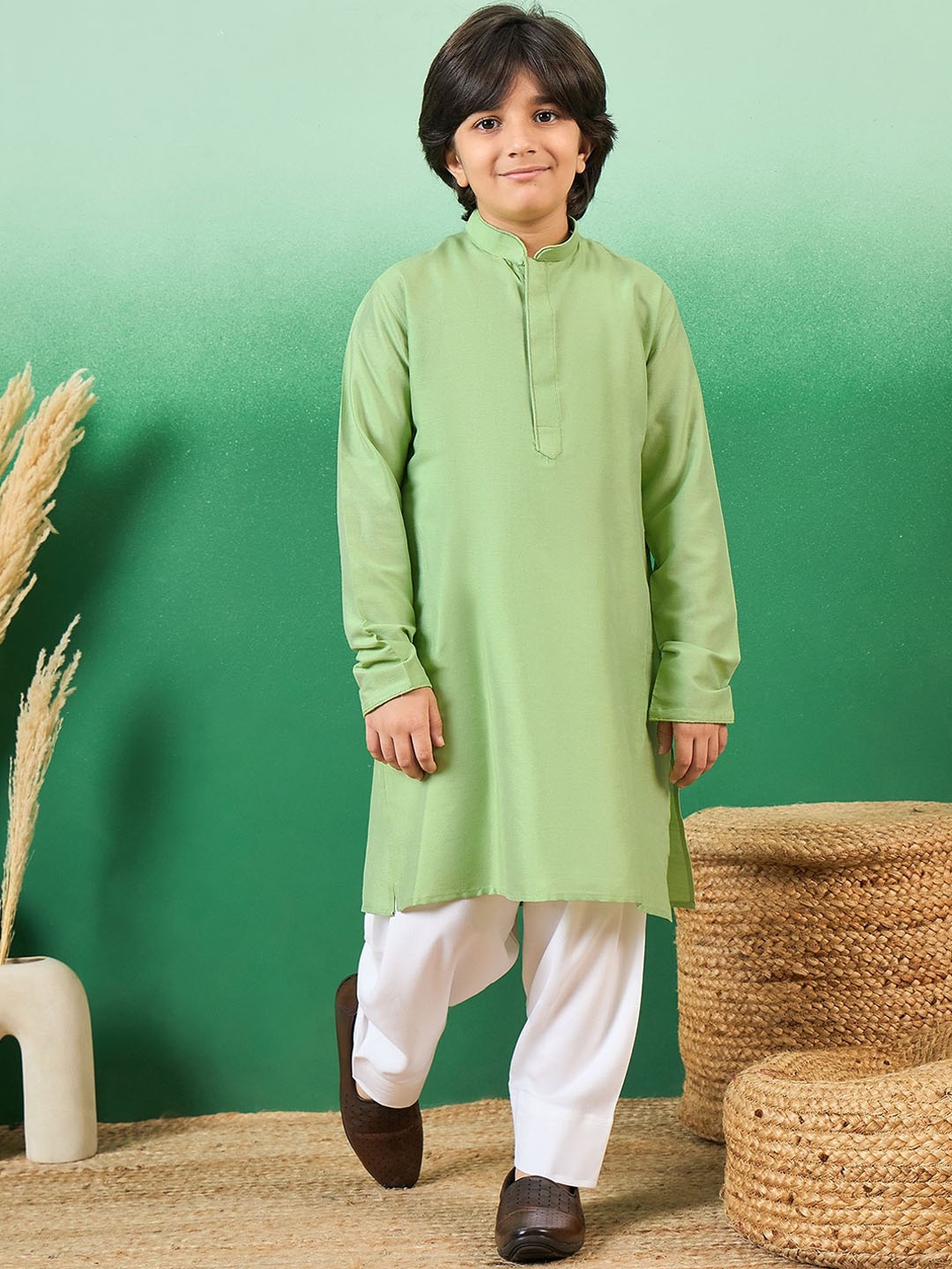 

Sangria Boys Mandarin Collar Straight Kurta, Green