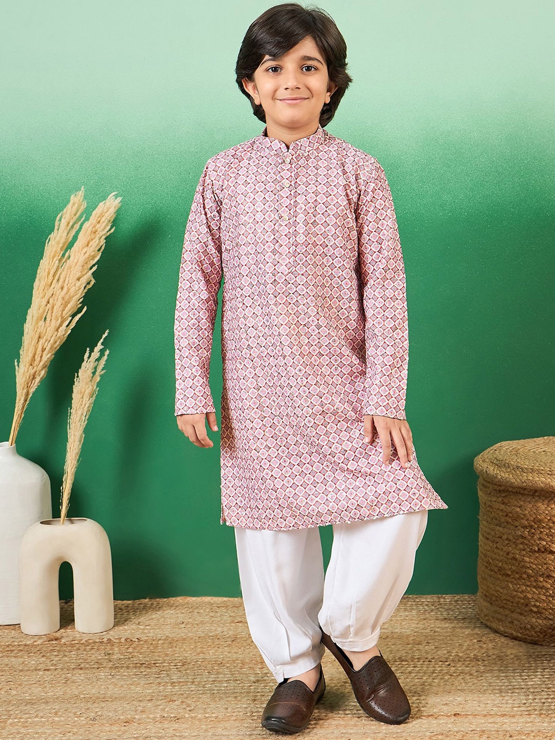 

Sangria Boys Printed Mandarin Collar Kurtas, Pink