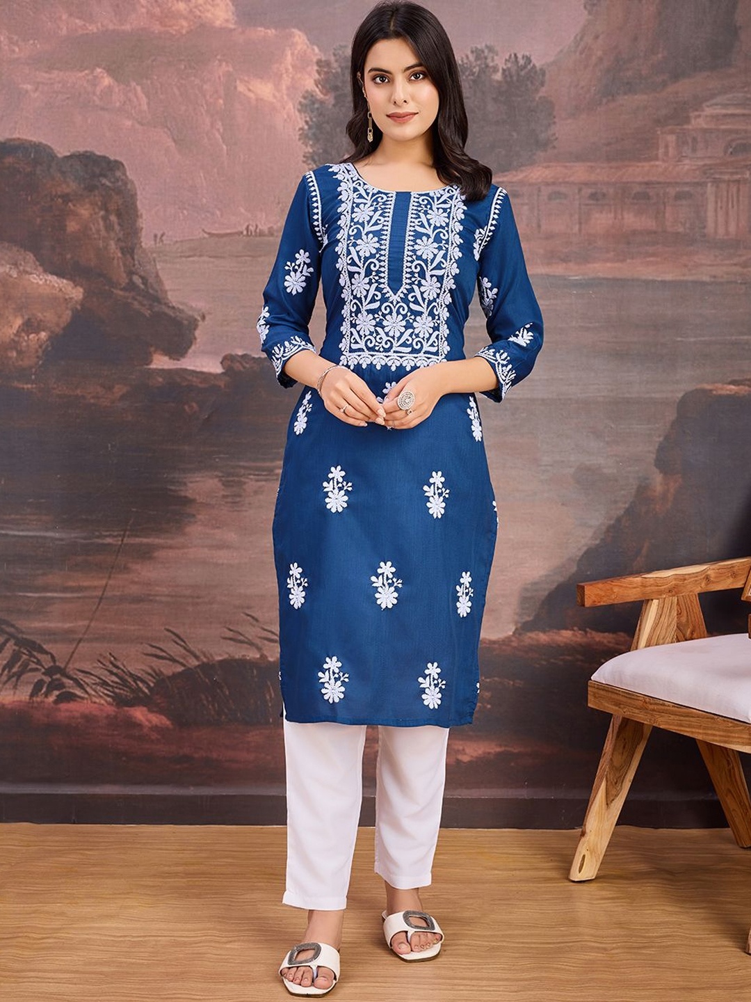 

House of Pataudi Floral Embroidered Cotton Straight Kurta, Blue