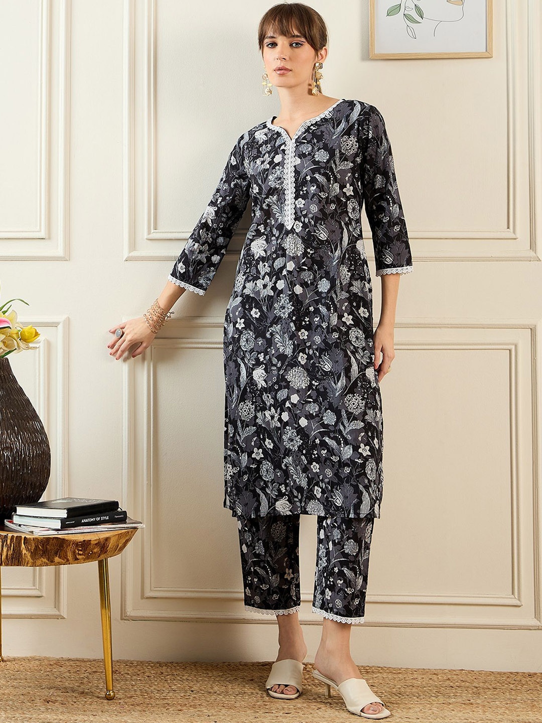 

Indo Era Women Floral Printed Regular Pure Cotton Kurta with Trousers, Black