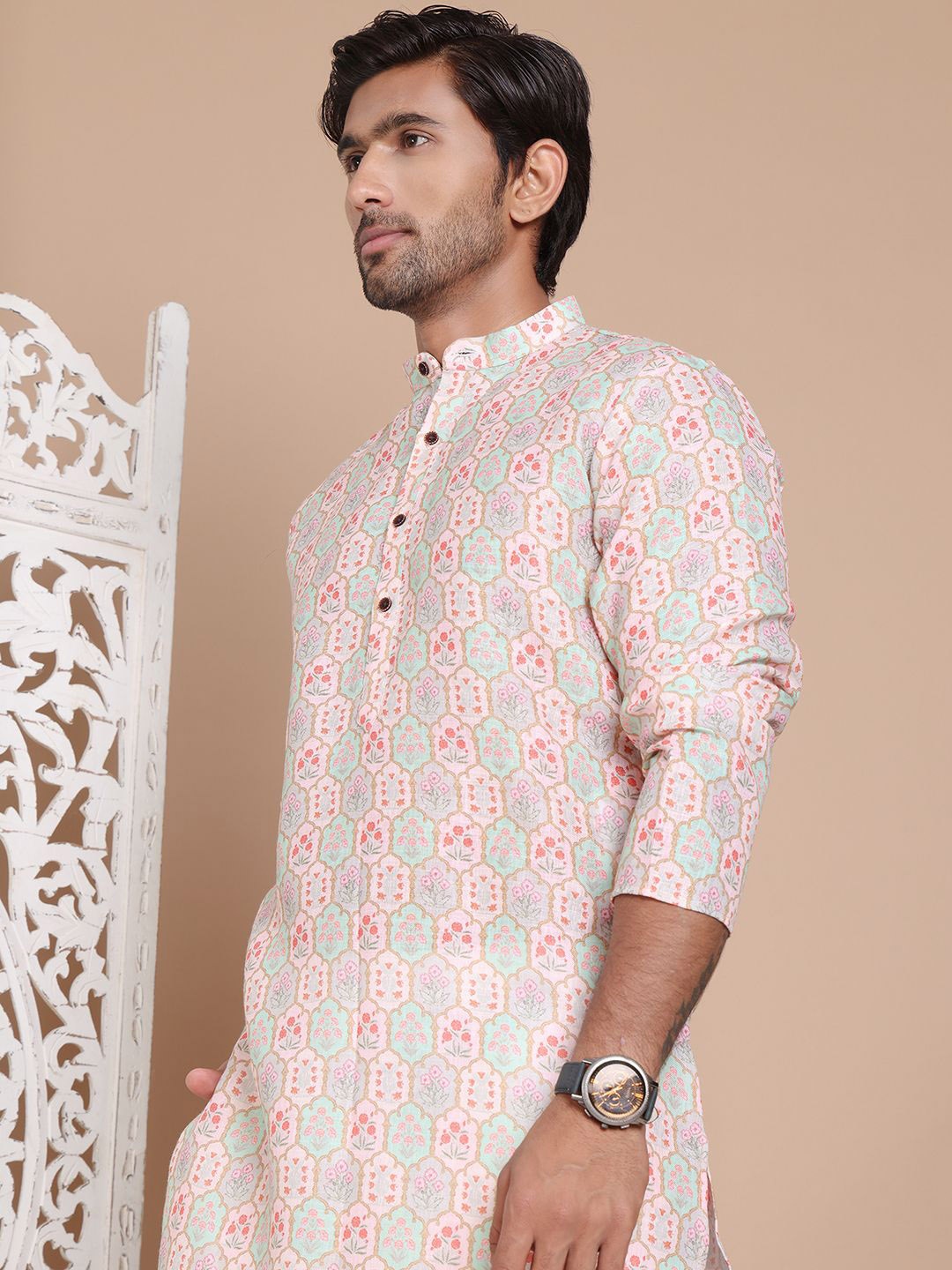 

Jompers Men Floral Printed Regular Pure Cotton Kurta with Pyjamas, Peach