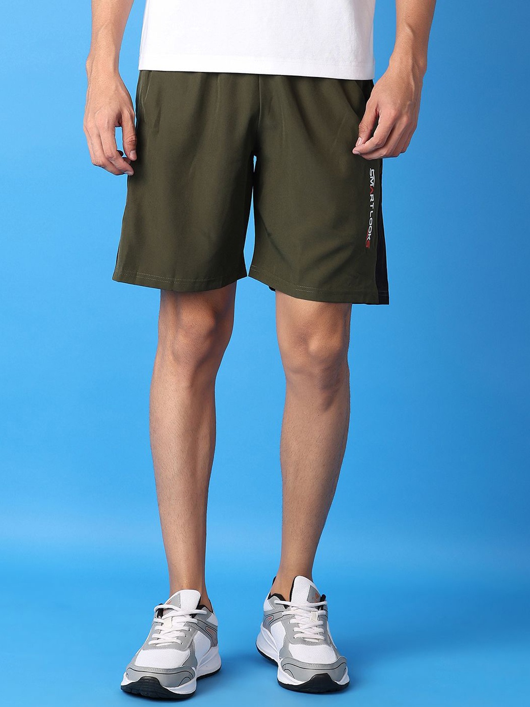 

V-Mart Men Solid Mid-Rise Regular Fit Shorts, Green