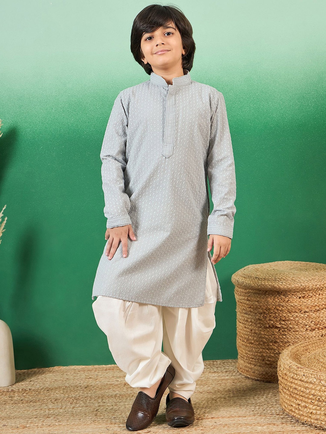 

Sangria Boys Chikankari Embroidered Cotton Kurta, Grey