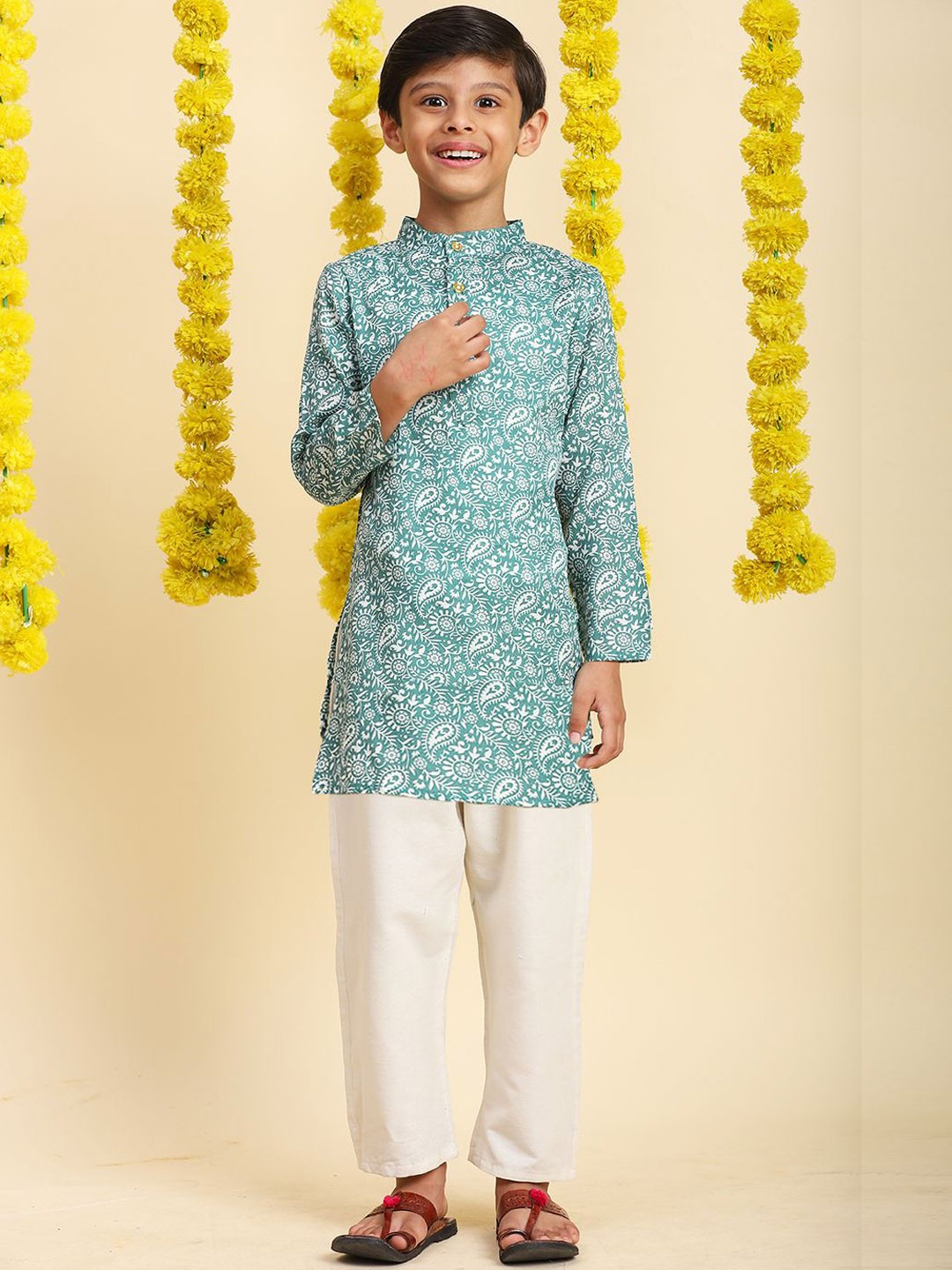 

Cutiekins Boys Paisley Printed Band Collar Pure Cotton Straight Kurta With Pyjamas, Sea green