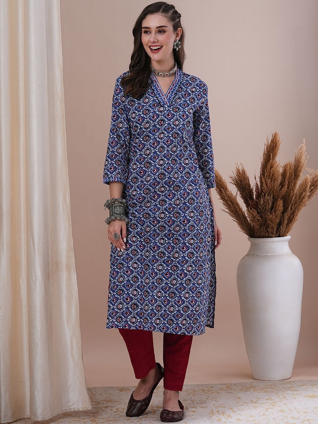 

FASHOR Floral Printed V Neck Straight Kurta, Blue