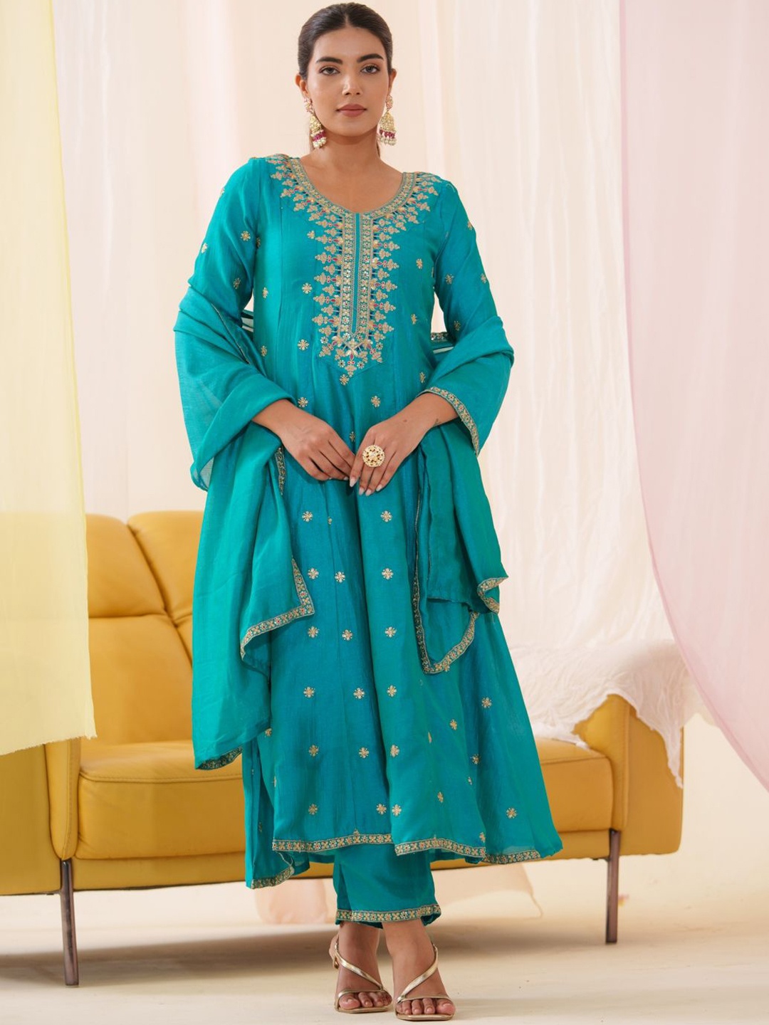 

House of Pataudi Floral Embroidered A-Line Kurta With Trousers & Dupatta, Green