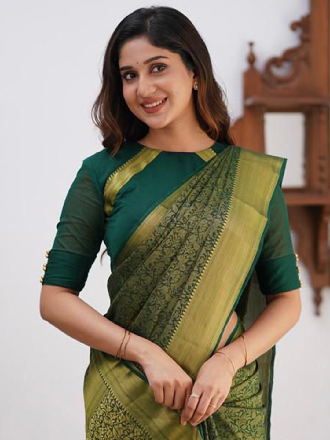 

MAHALASA Woven Soft Lichi Silk Kanjeevaram Saree, Green