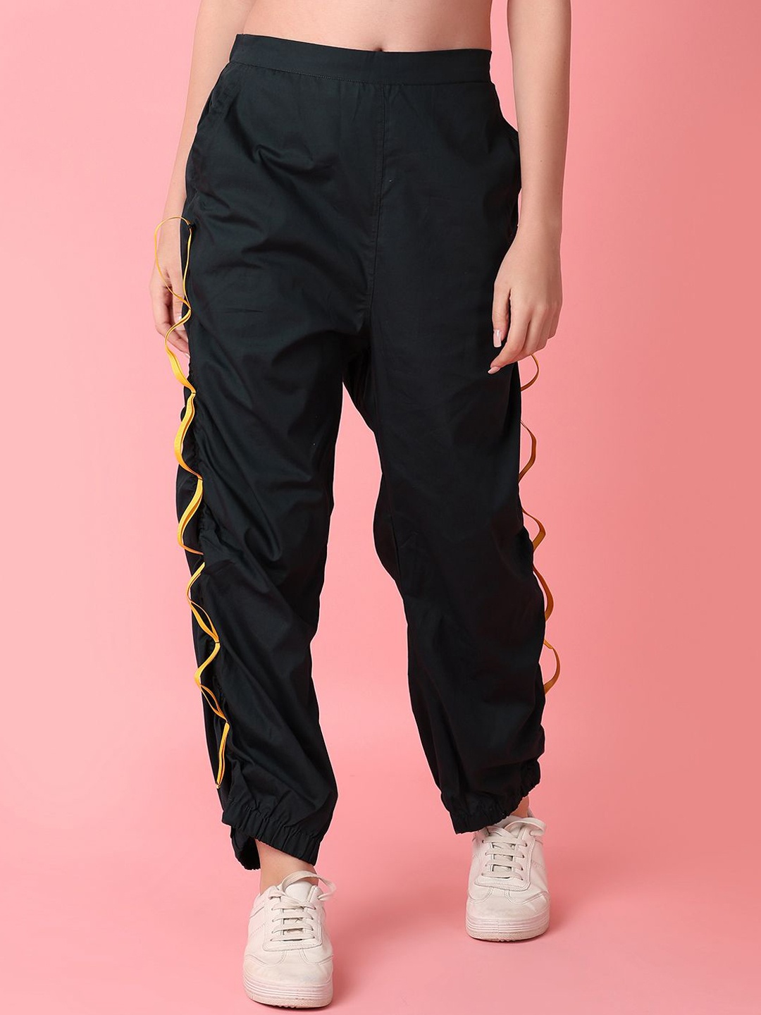 

UNLIMITED Women Solid Regular Fit Joggers, Black