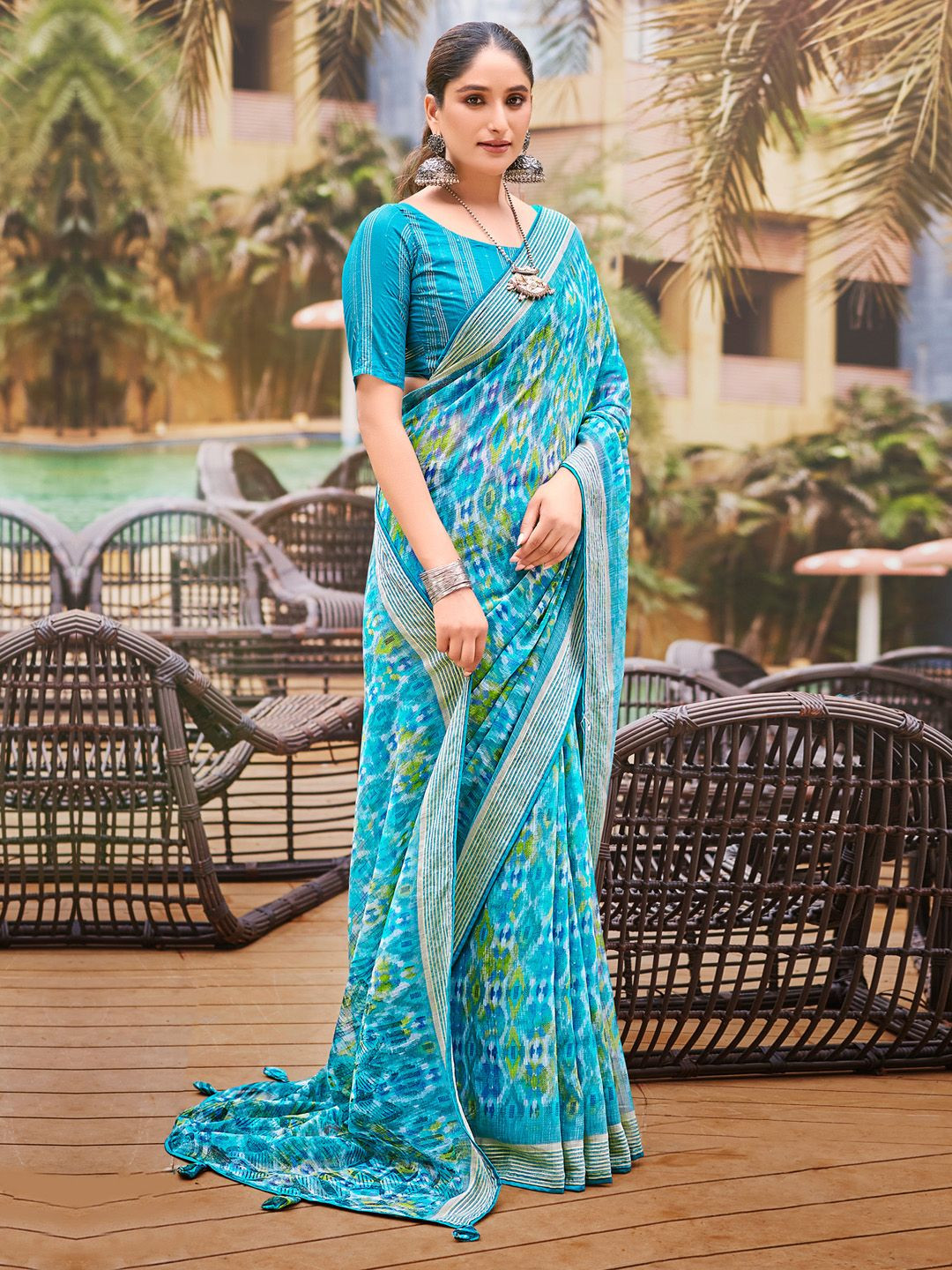 

Saree mall Abstract Printed Saree, Blue