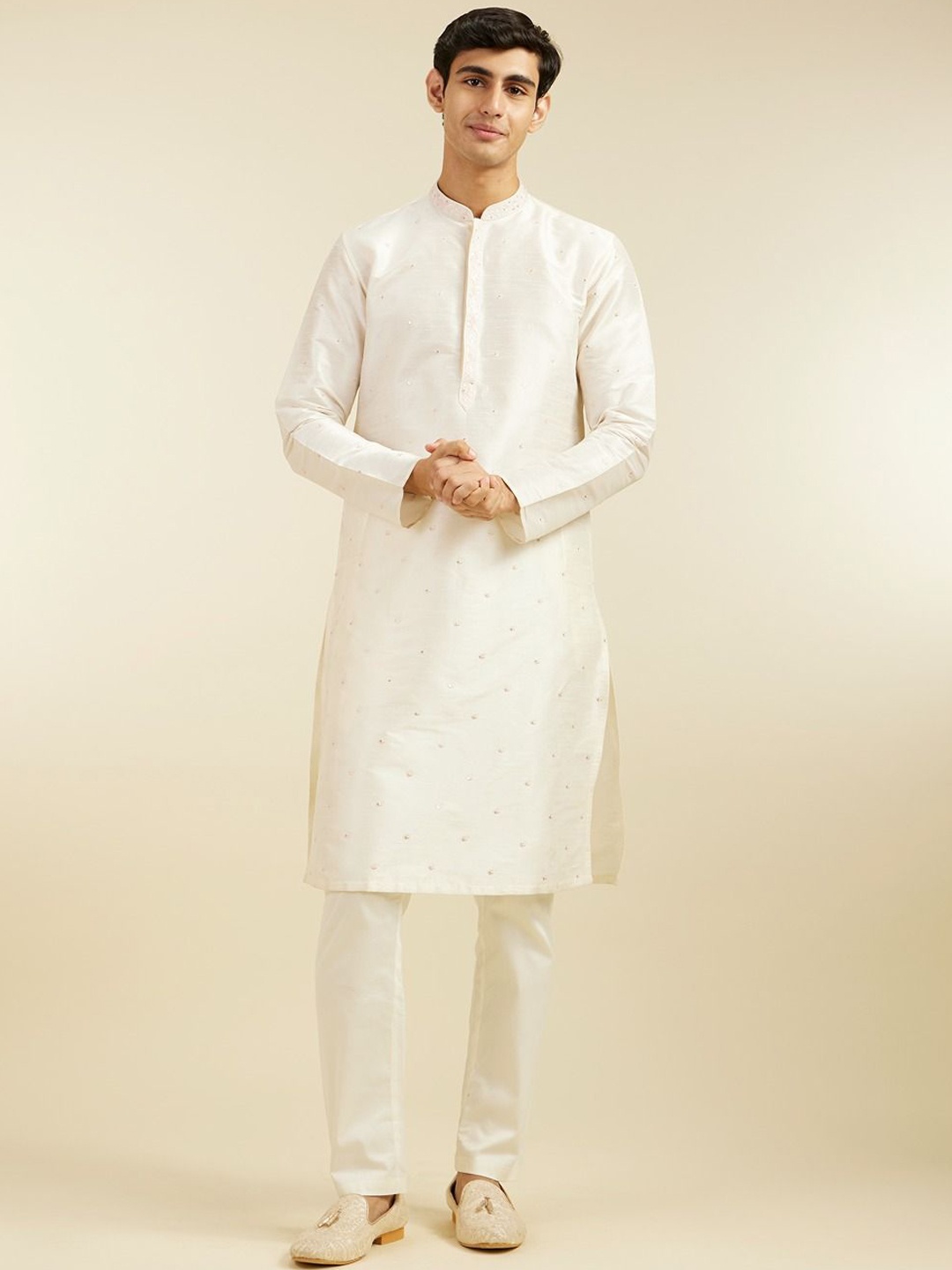 

Diwas by Manyavar Floral Embroidered Mandarin Collar Sequinned Straight Kurta, Cream