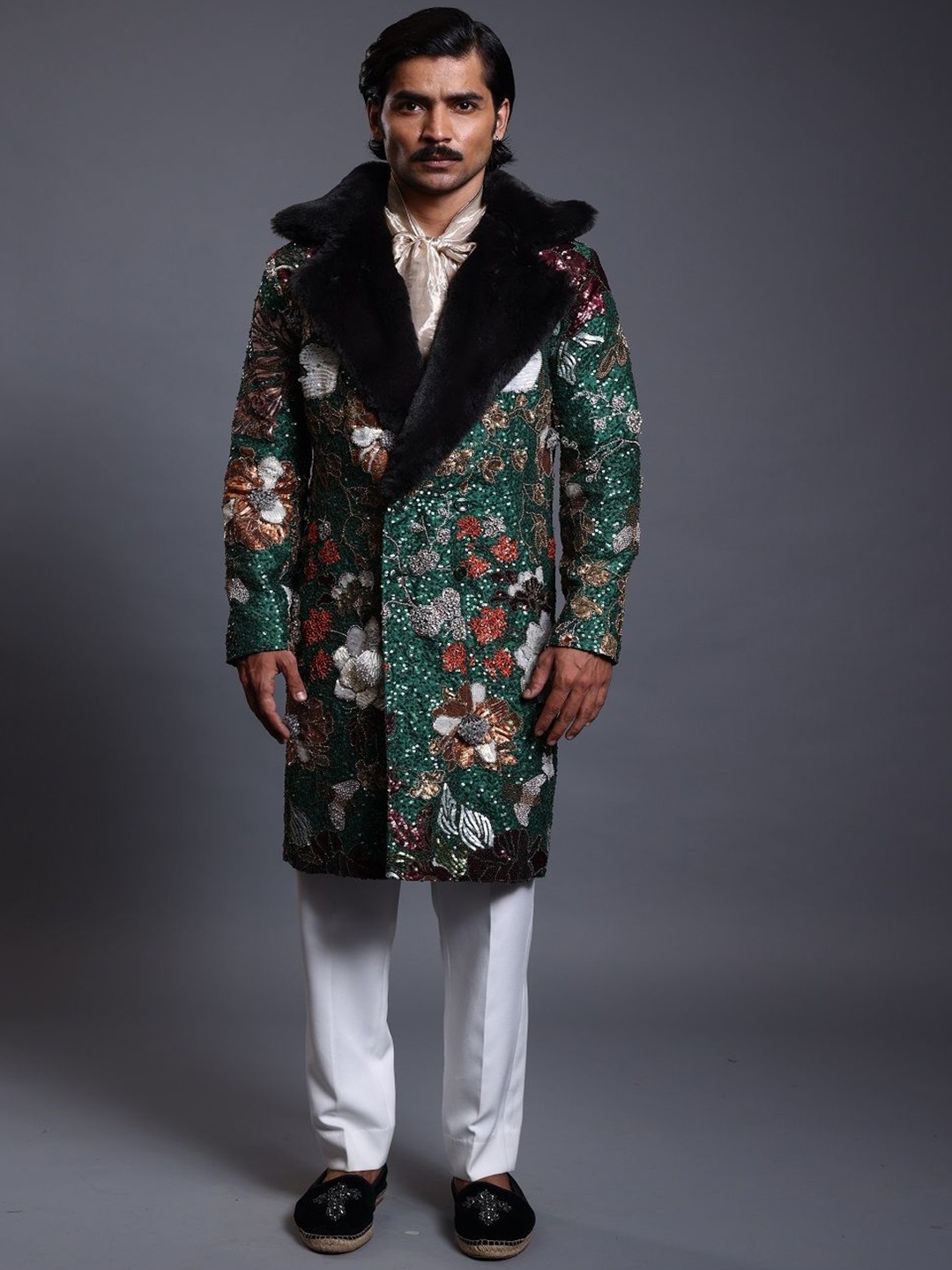 

Siddartha Tytler Men Floral Longline Tailored Jacket, Green