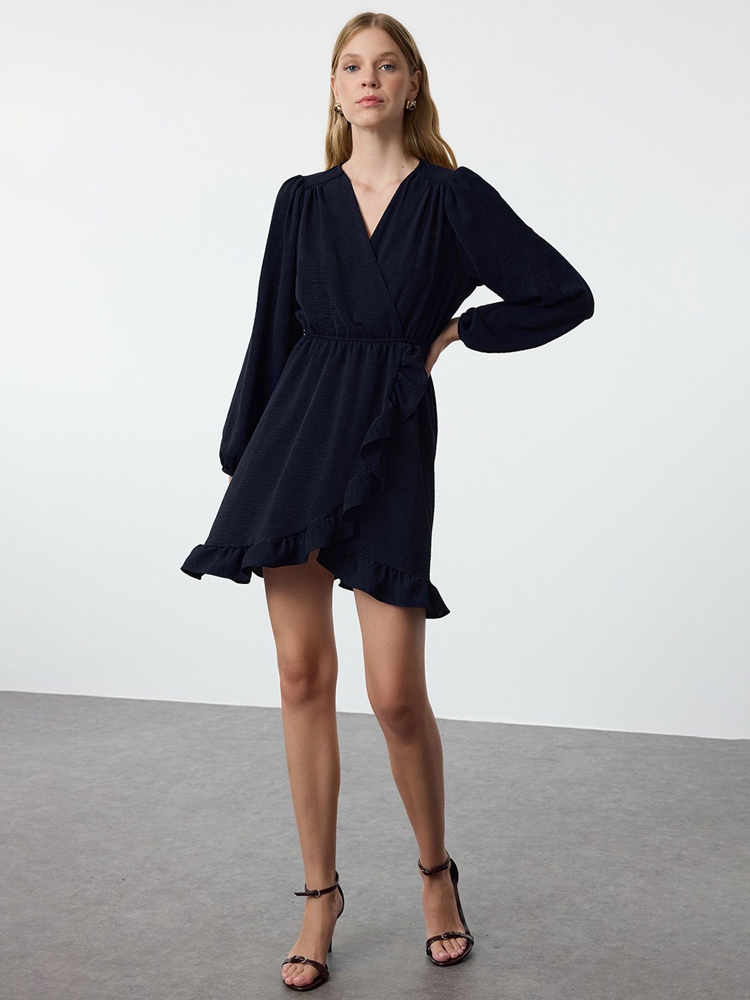 

Trendyol Dress, Na