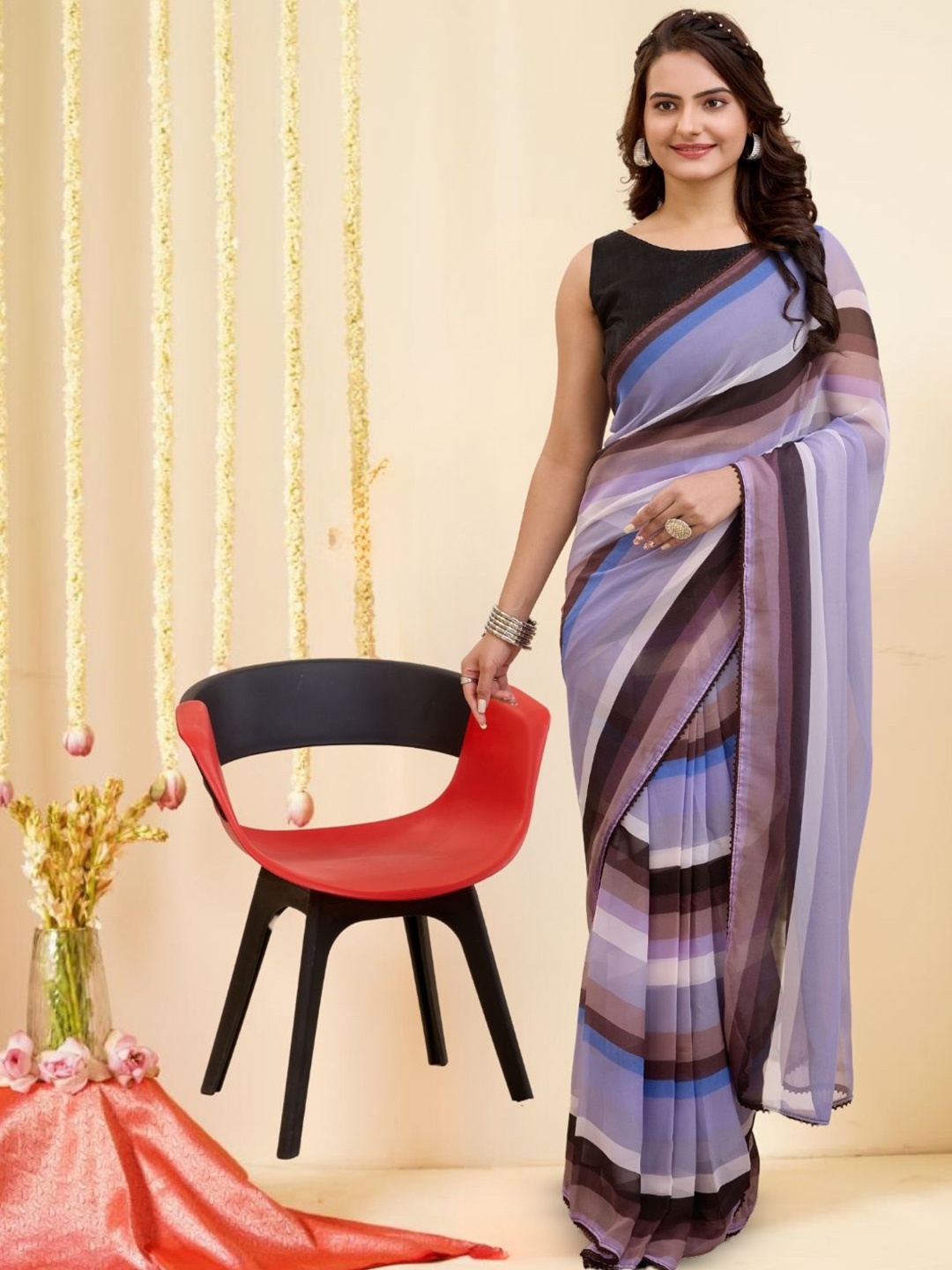 

MAGMINA Striped Saree With Blouse Piece, Purple