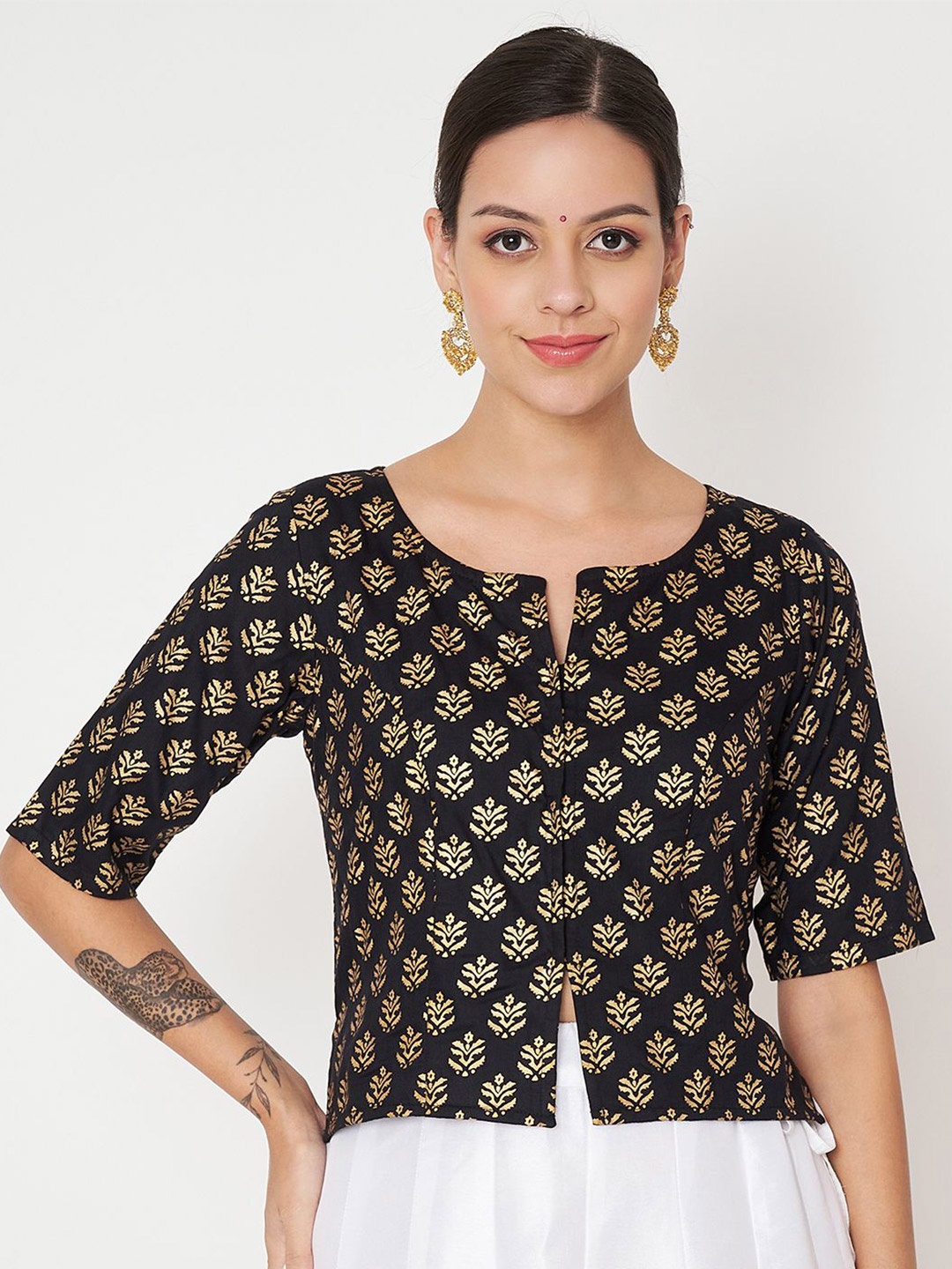 

studio rasa Women Floral Printed Round Neck Top, Black