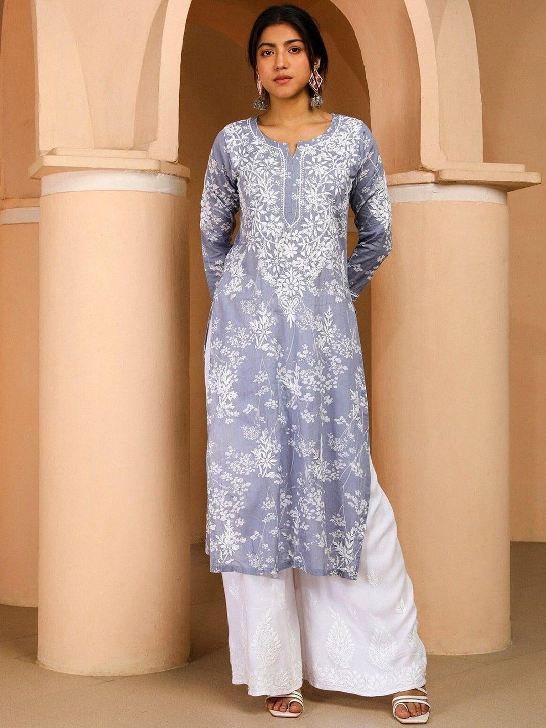 

GoSriKi Women Floral Embroidered Chikankari Kurta, Grey
