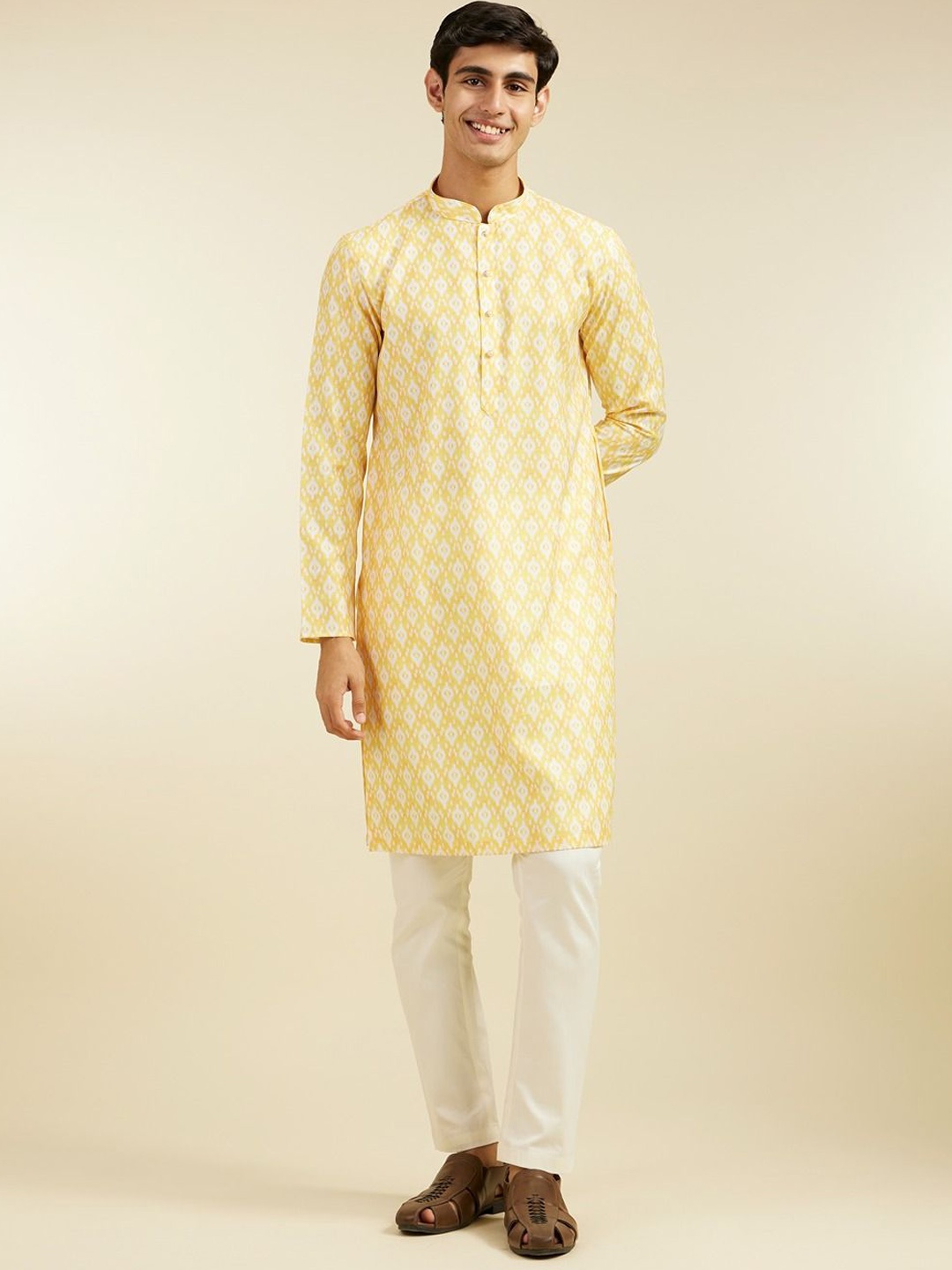 

Diwas by Manyavar Geometric Printed Mandarin Collar Straight Kurta, Yellow