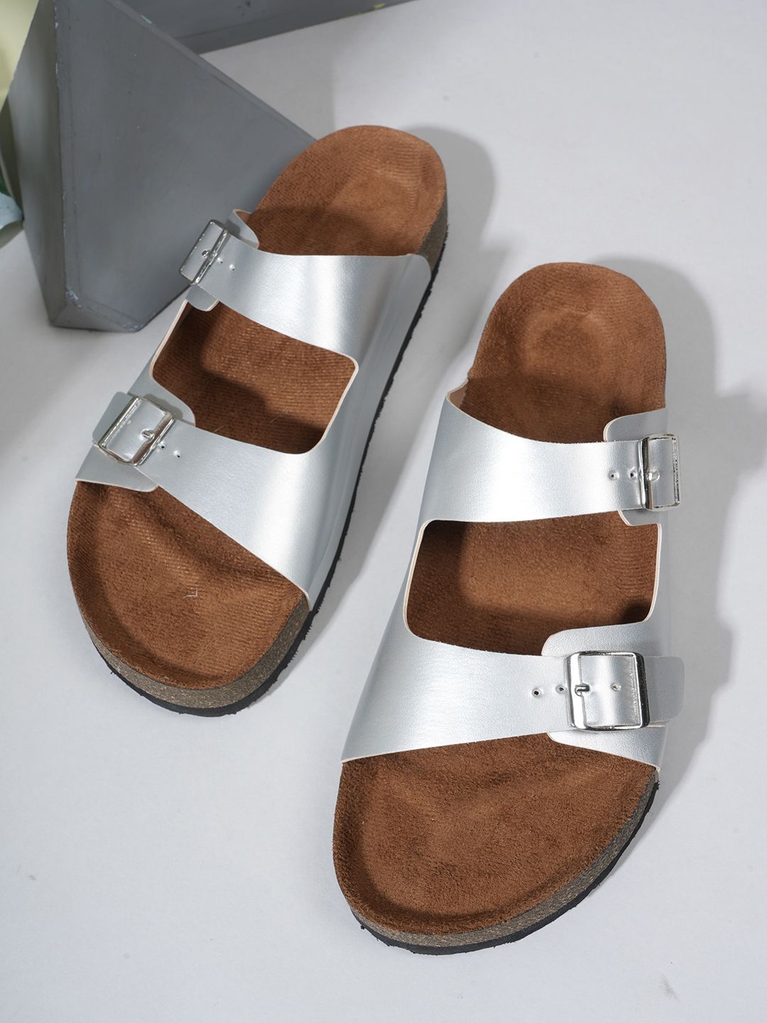 

MOZAFIA Women Open Toe Flats with Buckles, Silver