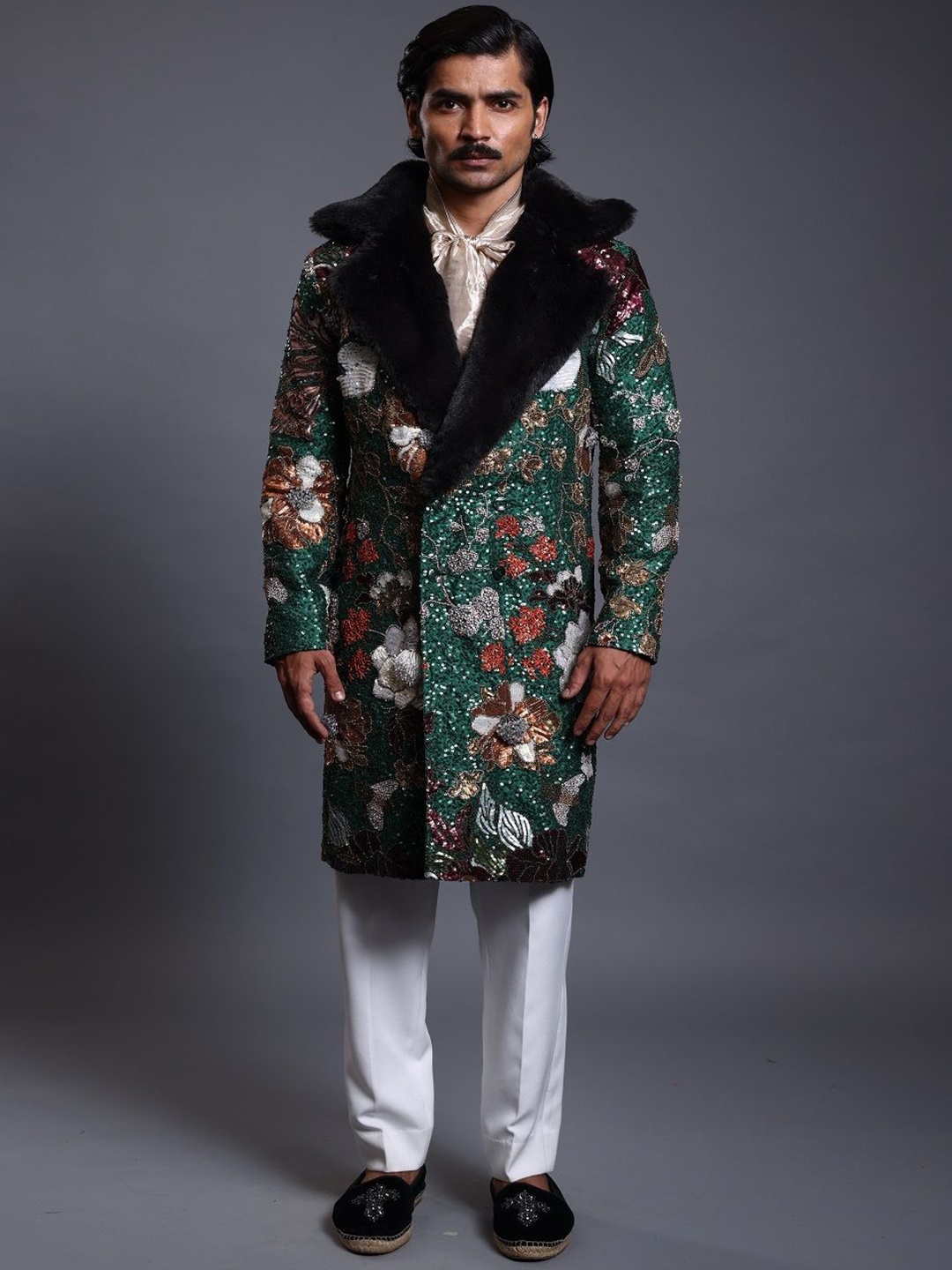 

Siddartha Tytler Men Floral Longline Tailored Jacket, Green