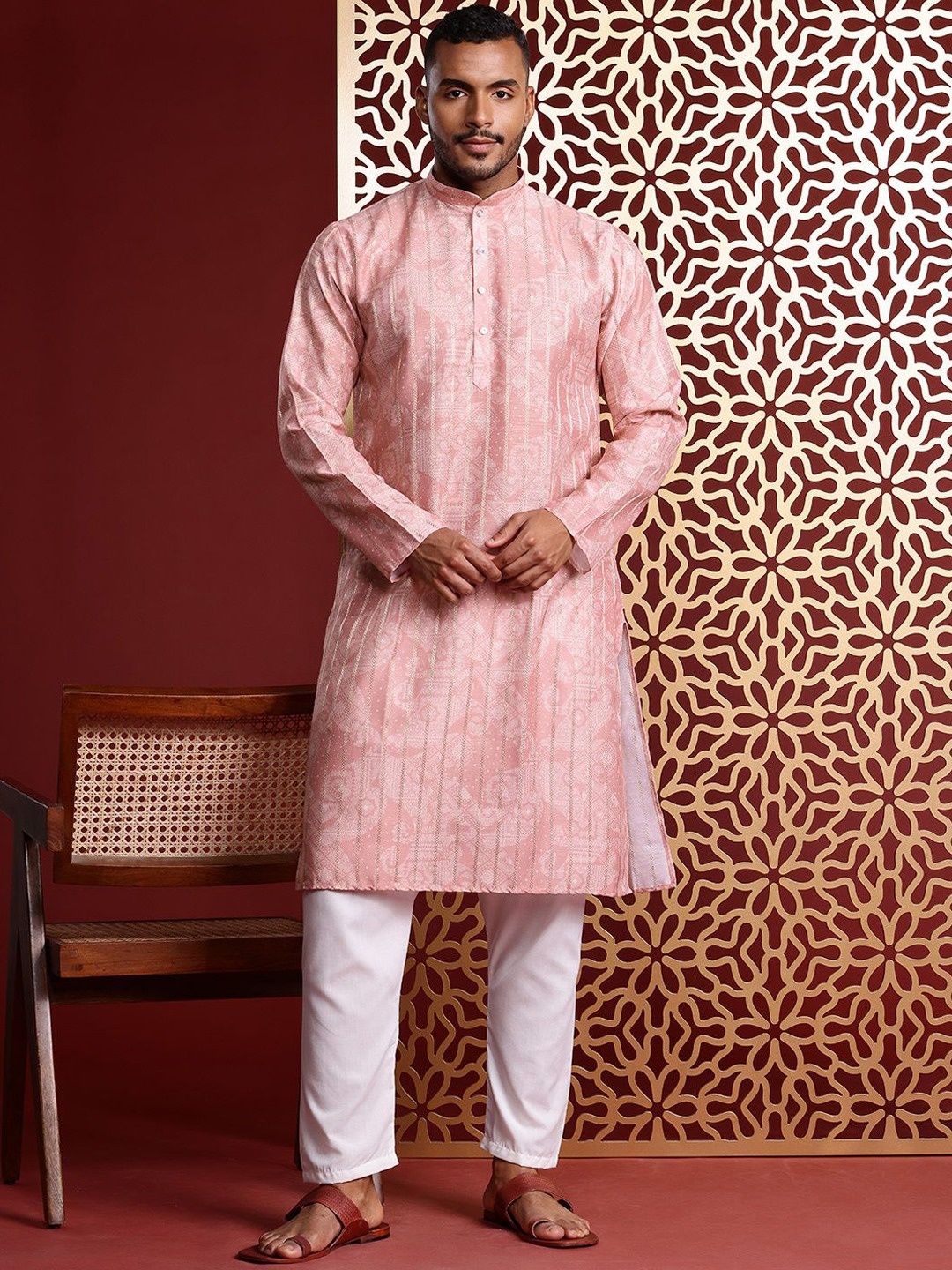 

MANQ Ethnic Motifs Printed Zari Work Mandarin Collar Pure Cotton Straight Kurta, Peach