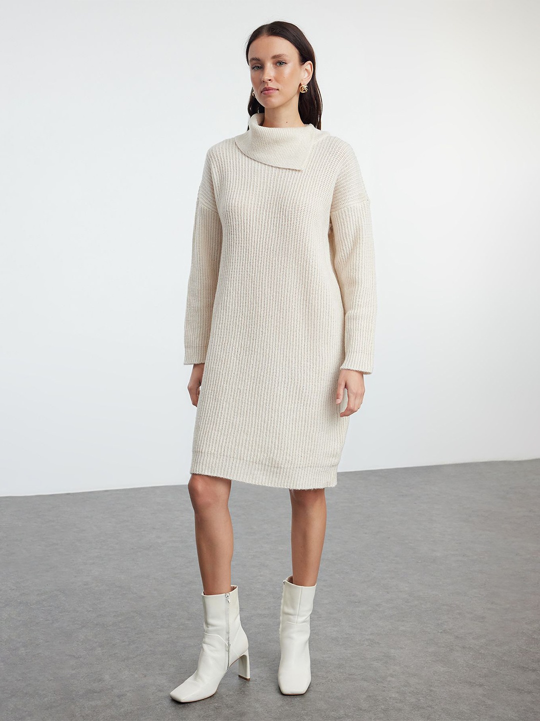 

Trendyol Dress, Na