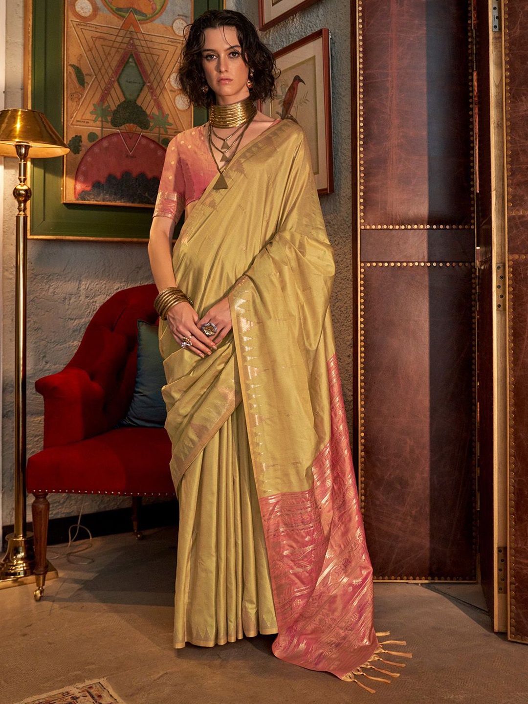 

Mitera Ethnic Motifs Woven Design Zari Banarasi Celebrity Saree, Gold