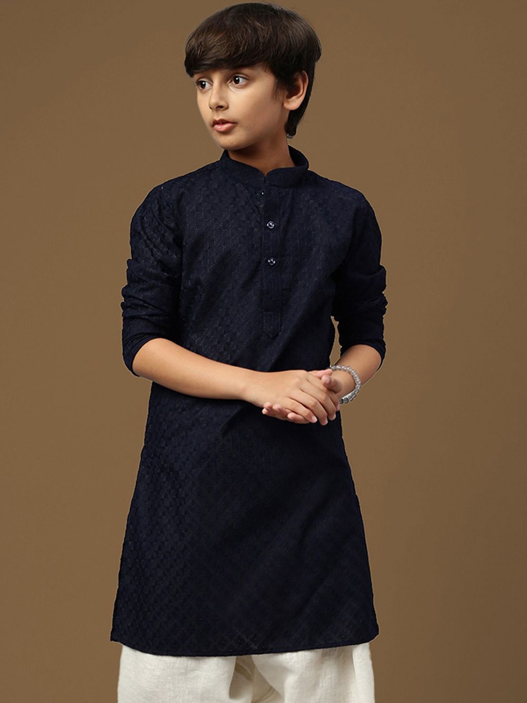 

Here&Now X Sanwara Boys Geometric Embroidered Chikankari Cotton Straight Kurta, Blue