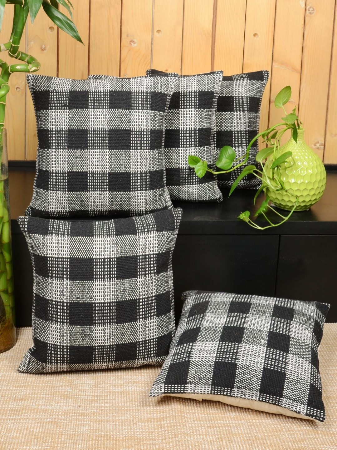 

Saral Home Black & White 5 Pieces Checked Cotton Square Cushion Covers