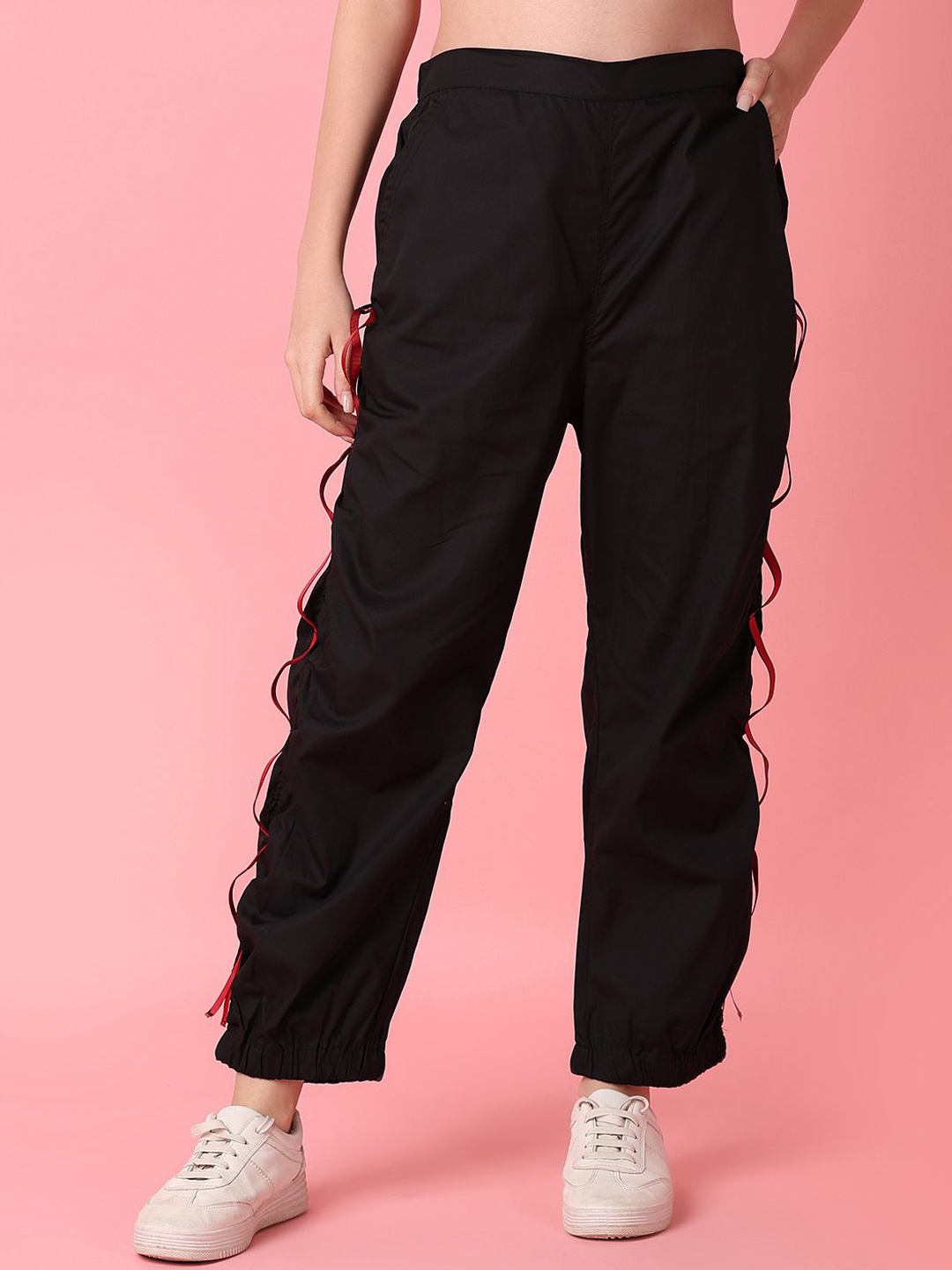 

UNLIMITED Women Solid Mid-Rise Regular Fit Joggers Trousers, Black