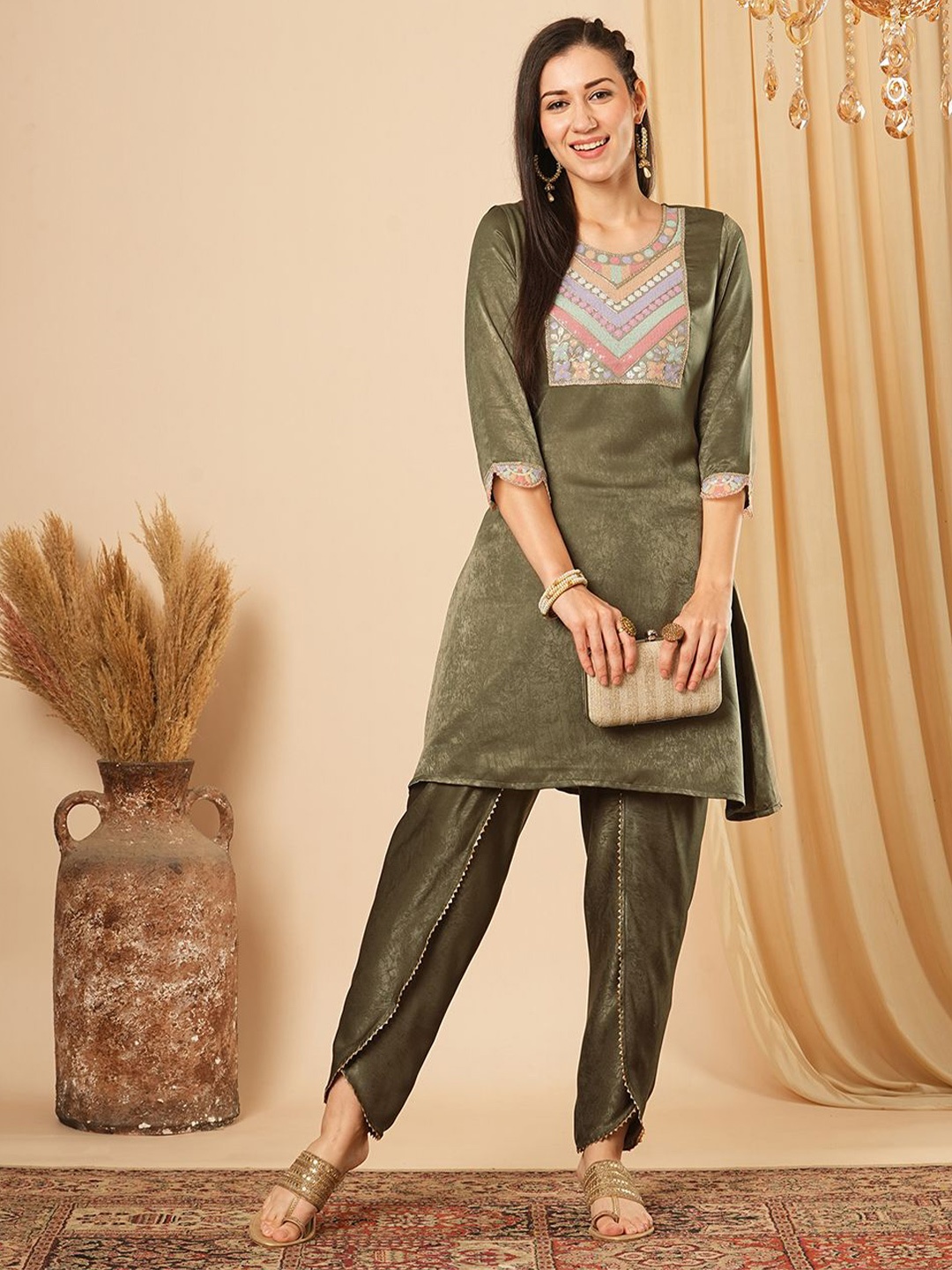 

Globus Sequined Yoke Tunic With Trouser Co-Ords, Green