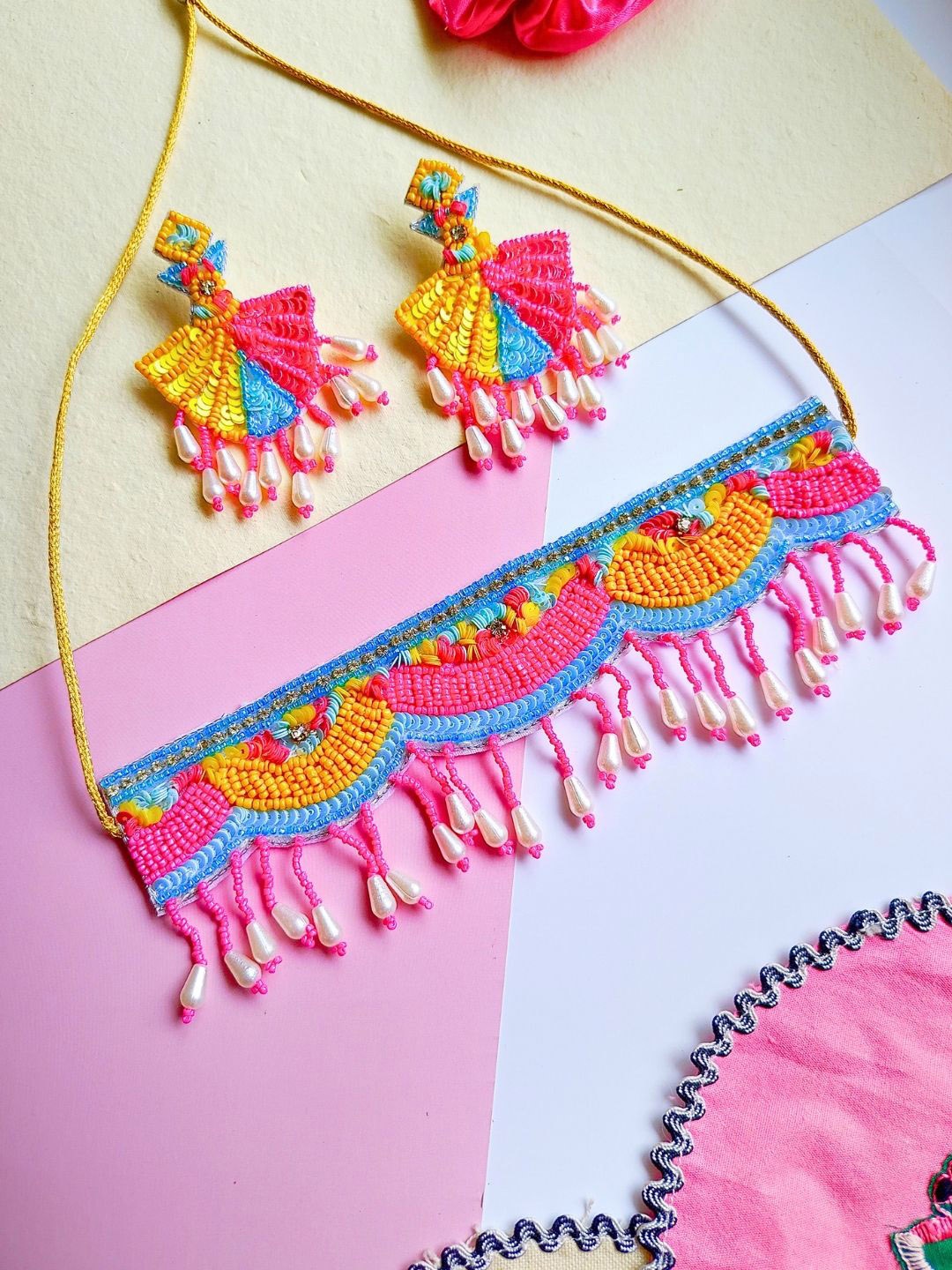 

Sangria Pink Gold-Plated Stone Studded & Floral Beaded Boho Jewellery Set
