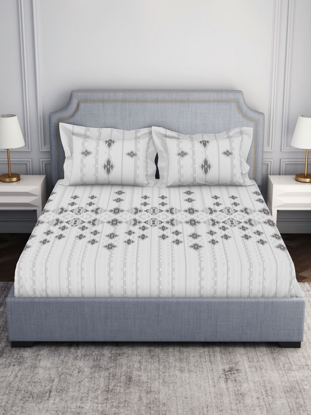 

SPACES Grey & Off White Geometric 144 TC Cotton Queen Bedsheet With 2 Pillow Covers