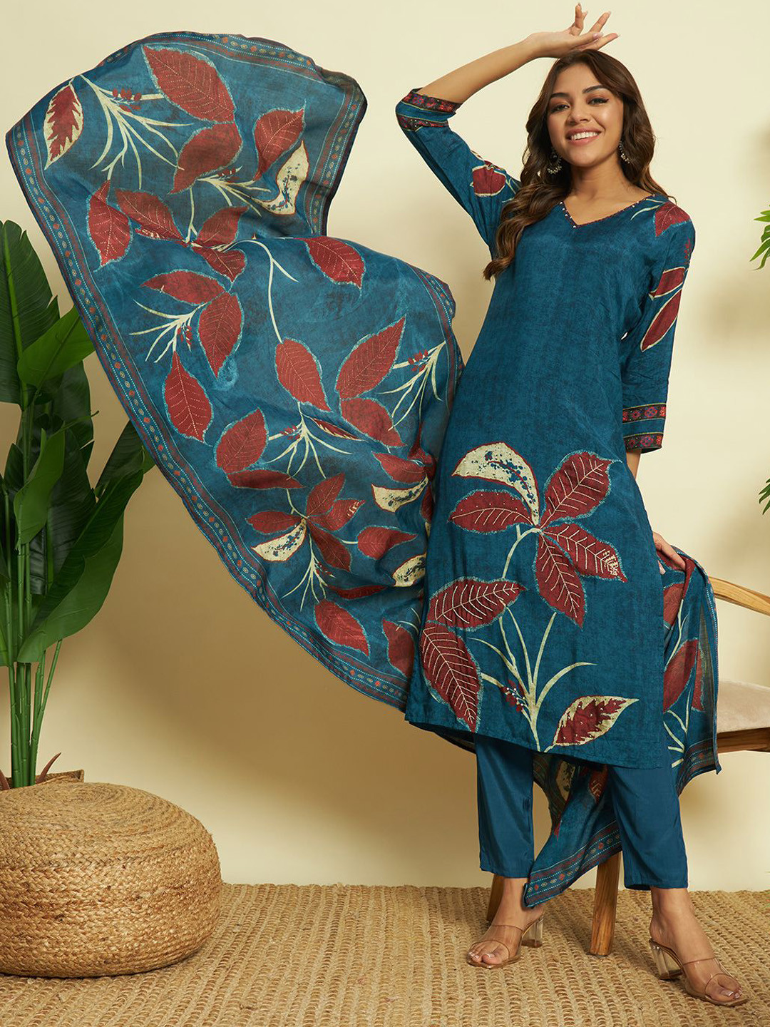 

VESH Women Floral Printed Regular Pure Cotton Kurta with Trousers & With Dupatta, Blue