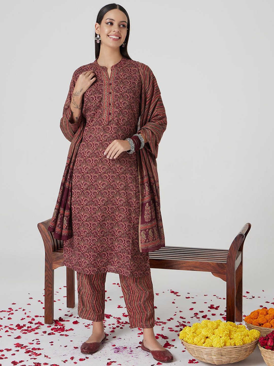

VESH Women Floral Printed Regular Kurta with Trousers & With Dupatta, Burgundy