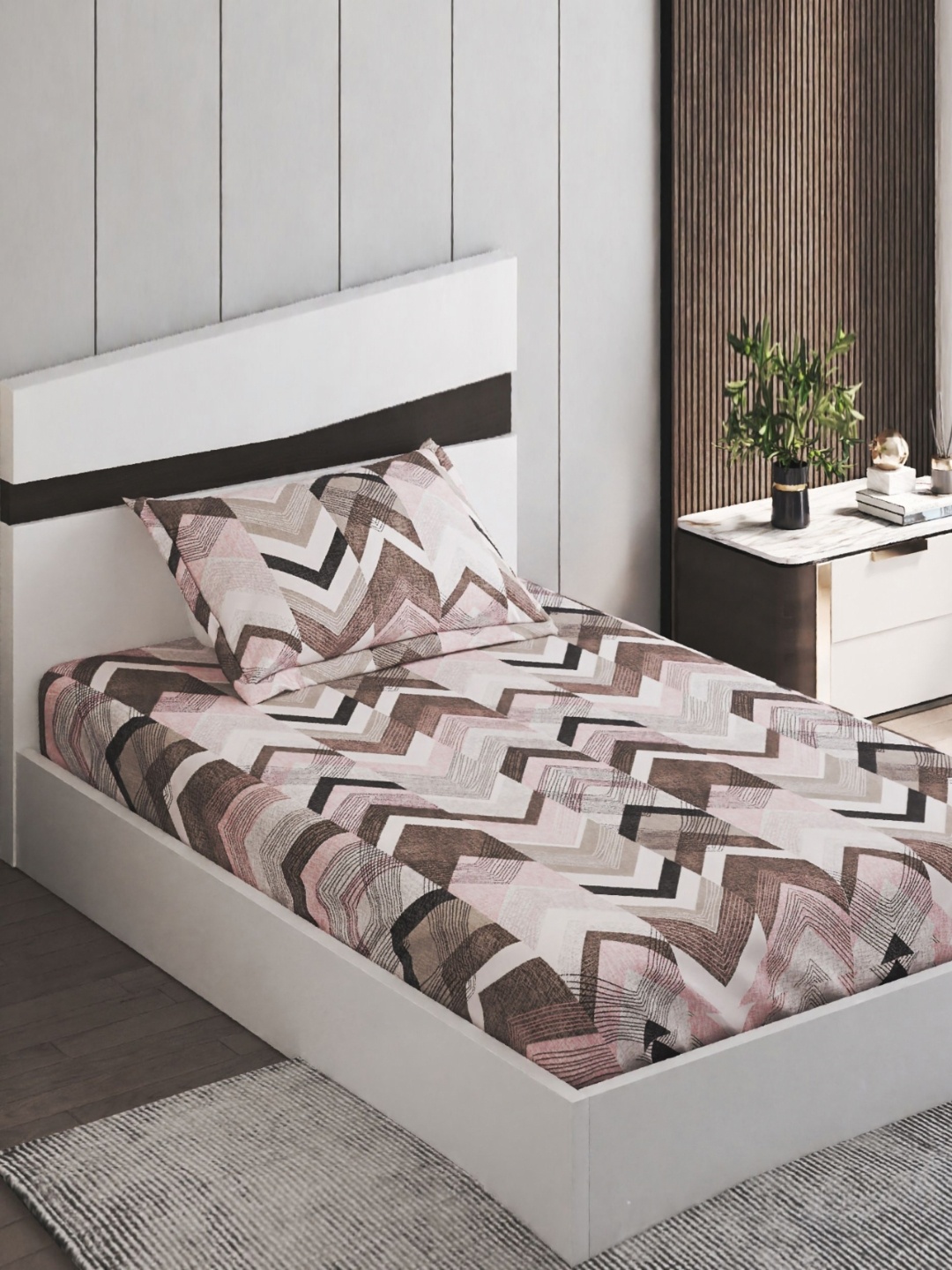 

Home Centre Corsica Juniper Beige Geometric 130 TC Single Bedsheet With 1 Pillow Covers