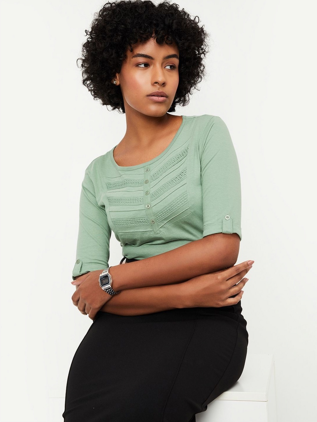 

max Women Solid Round Neck Cotton T-shirt, Green