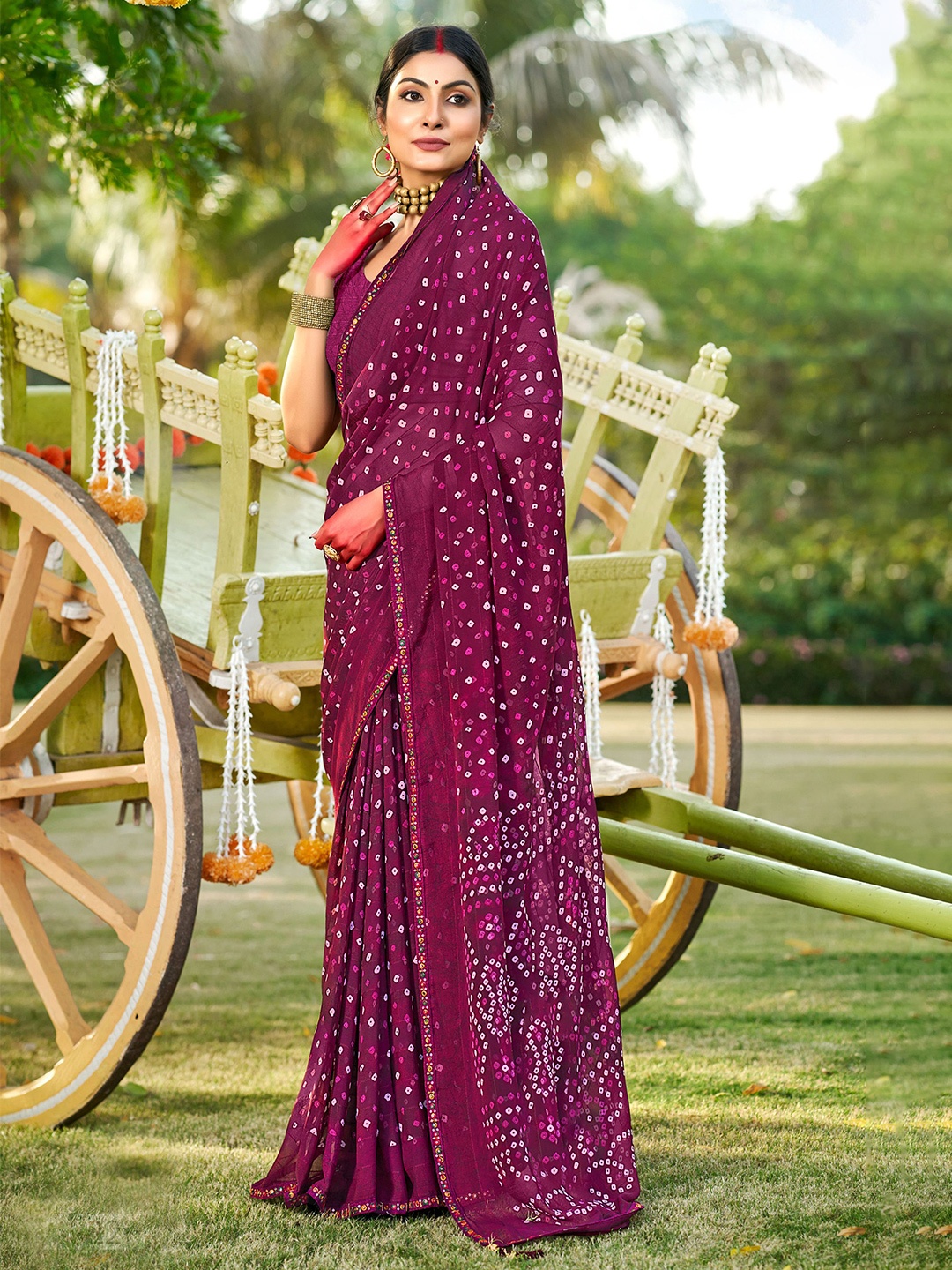

VIRICA Bandhani Mirror Work Silk Blend Saree, Magenta