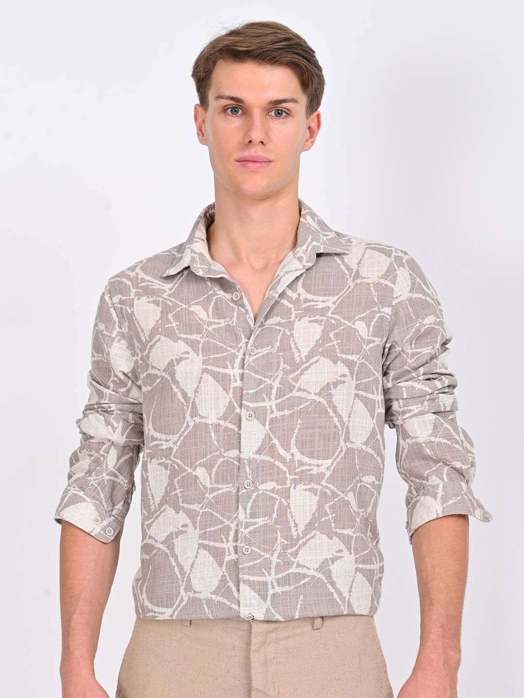 

POE Men Smart Slim Fit Floral Opaque Printed Casual Shirt, Green