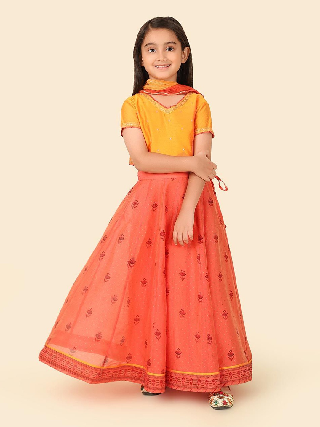 

Fabindia Girls Printed V-Neck Cotton Silk Ready to Wear Lehenga & Blouse With Dupatta, Yellow