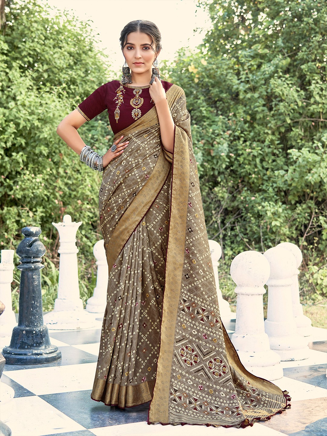 

VIRICA Zari Silk Blend Saree, Beige