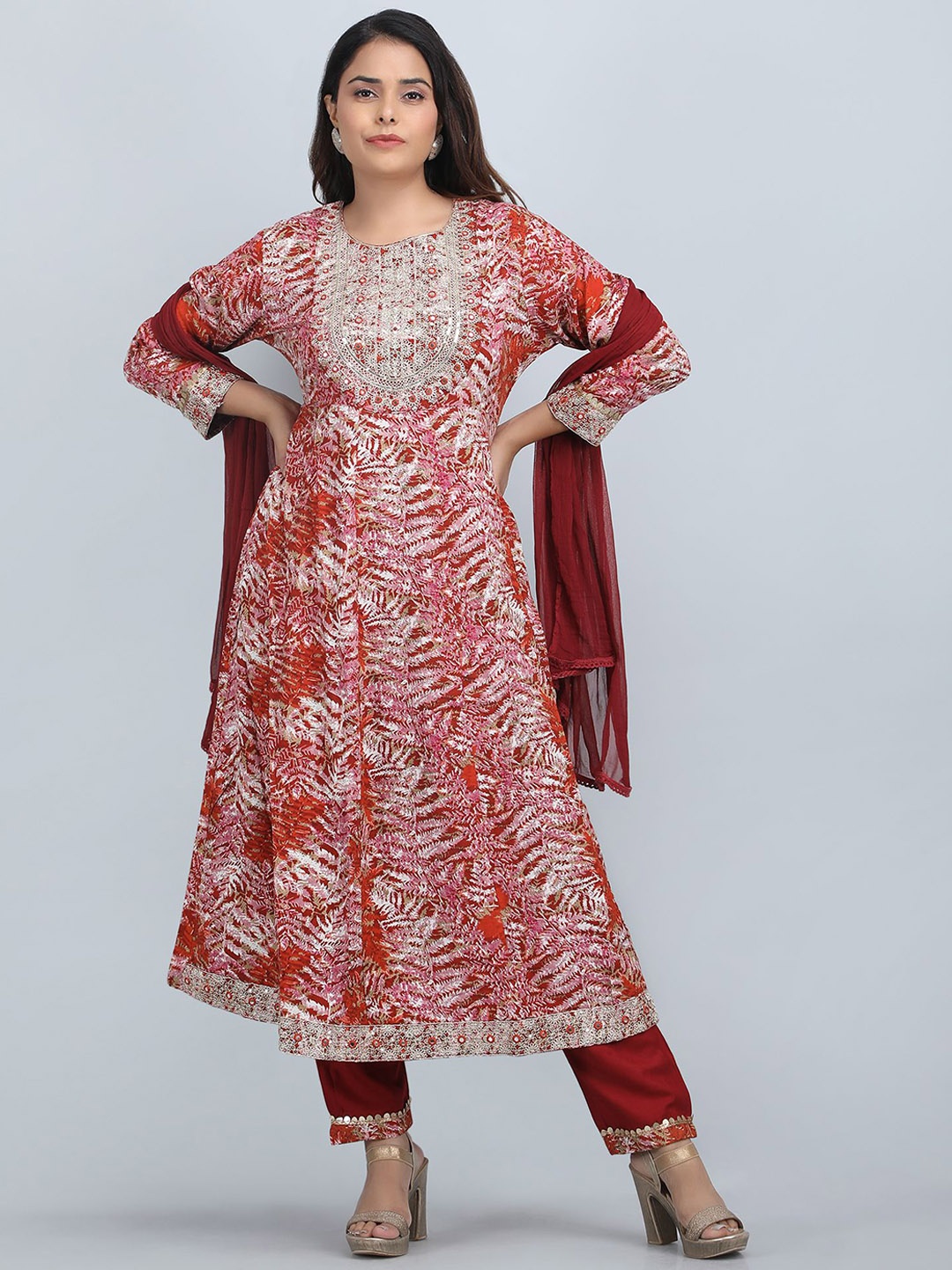 

SHIFORY Women Floral Printed Regular Kurta with Trousers & With Dupatta, Maroon