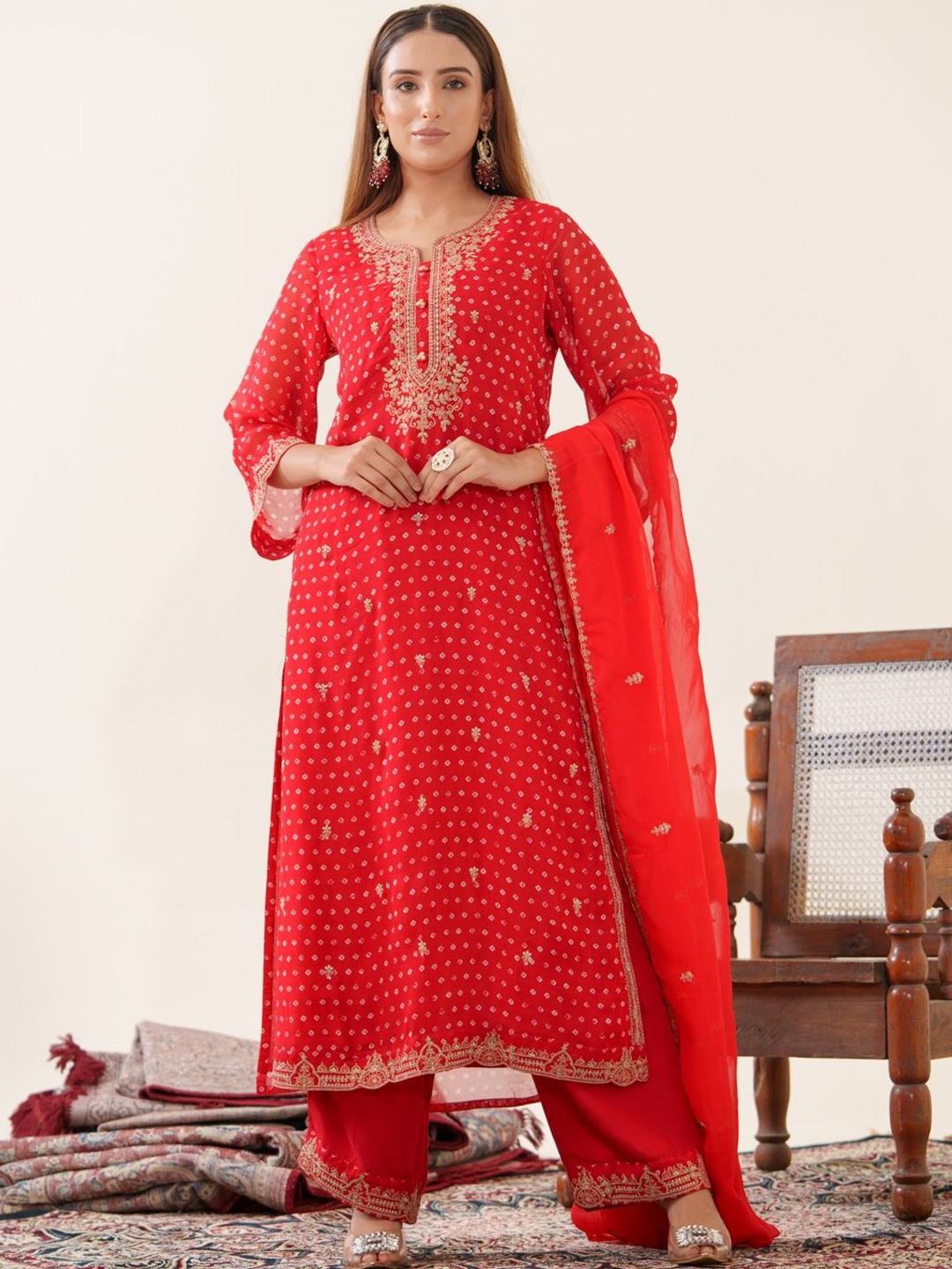 

House of Pataudi Floral Embroidered Organza Straight Kurta Kurta With Trousers & Dupatta, Red